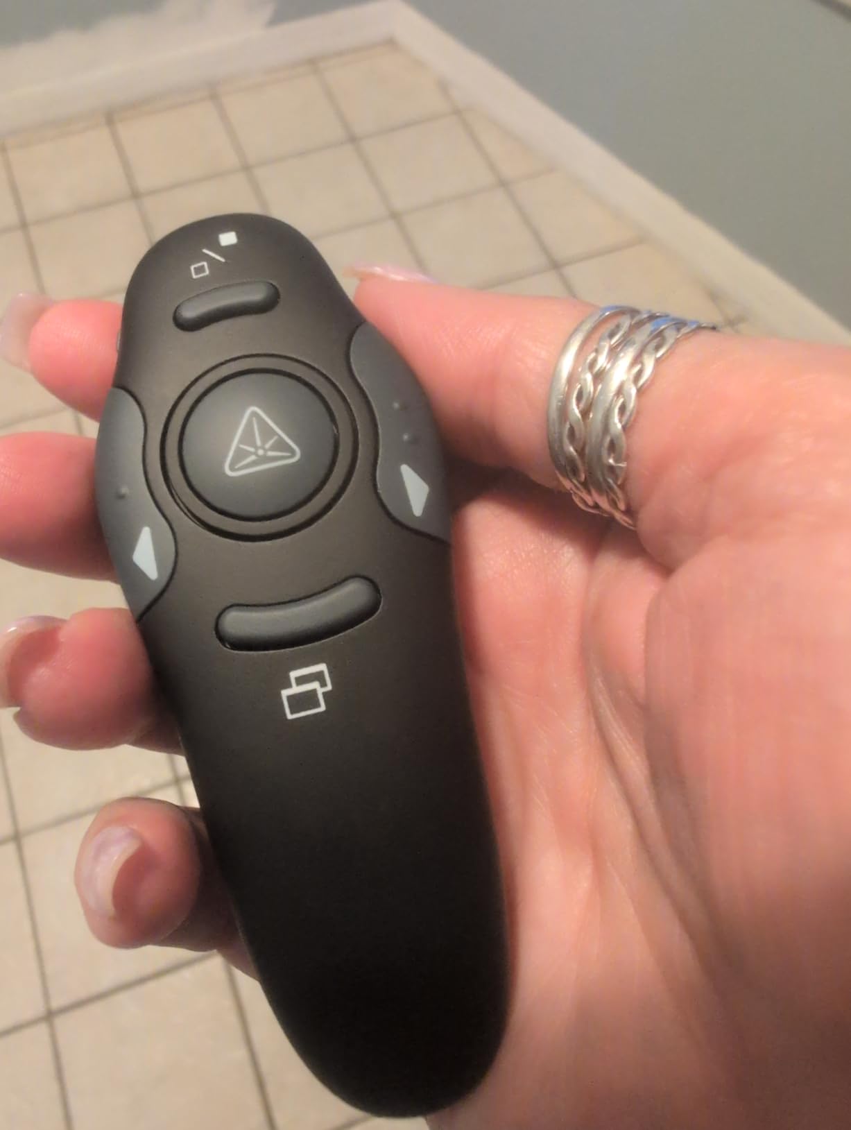 Wireless Presentation Clicker for PowerPoint Presentations, USB Dongle Presenter Remote with Laser Pointer Slide Clickers for Mac/Windows/Linux, Computer/Laptop, Google Slide/PPT/Keynote customer photo 1