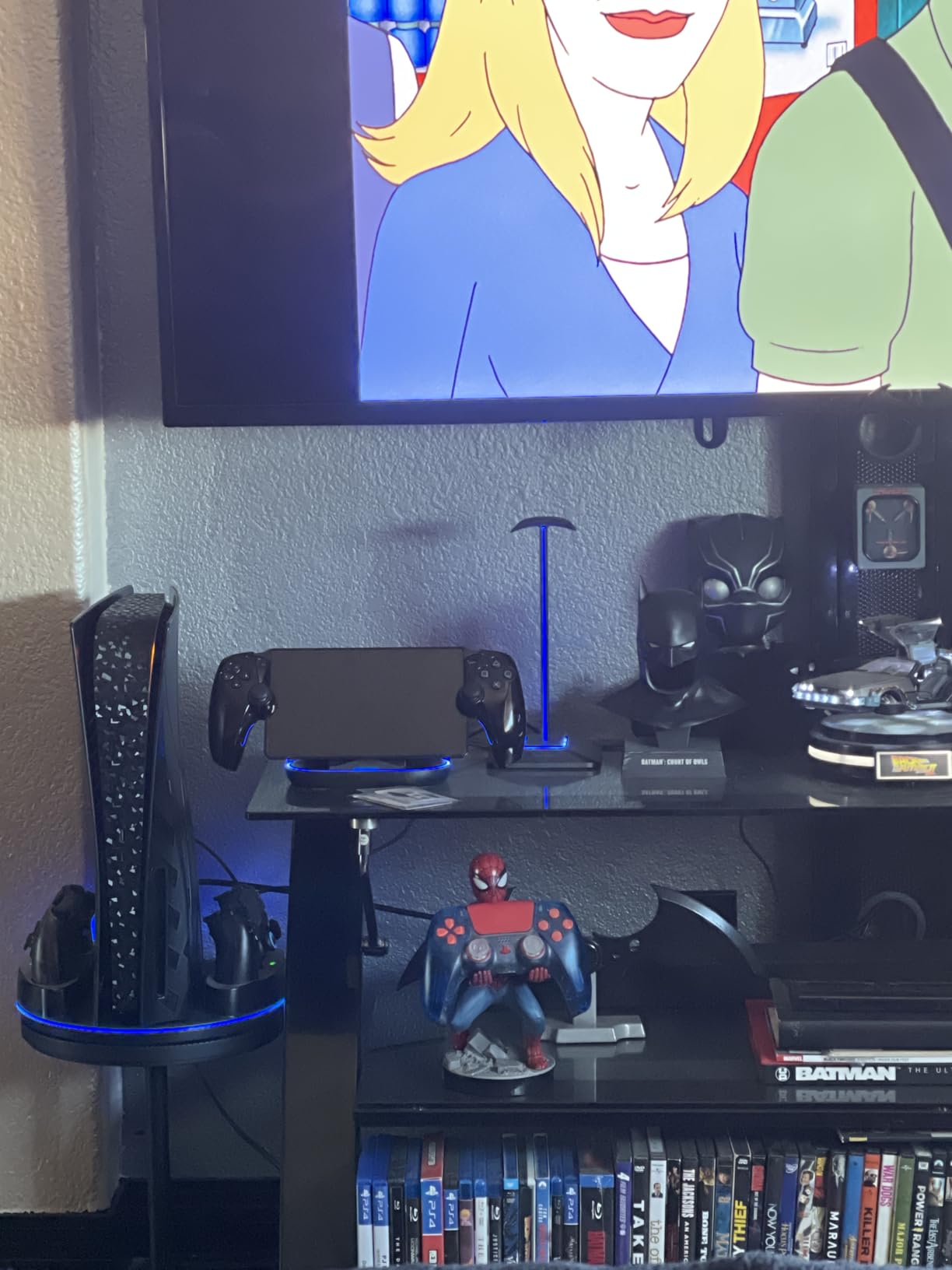 New Bee RGB Headphone Stand with 1 USB-C Charging Port and 1 USB Charging Port, Desk Gaming Headset Stand with 7 Light Modes for All Earphone Accessories Black customer photo 1