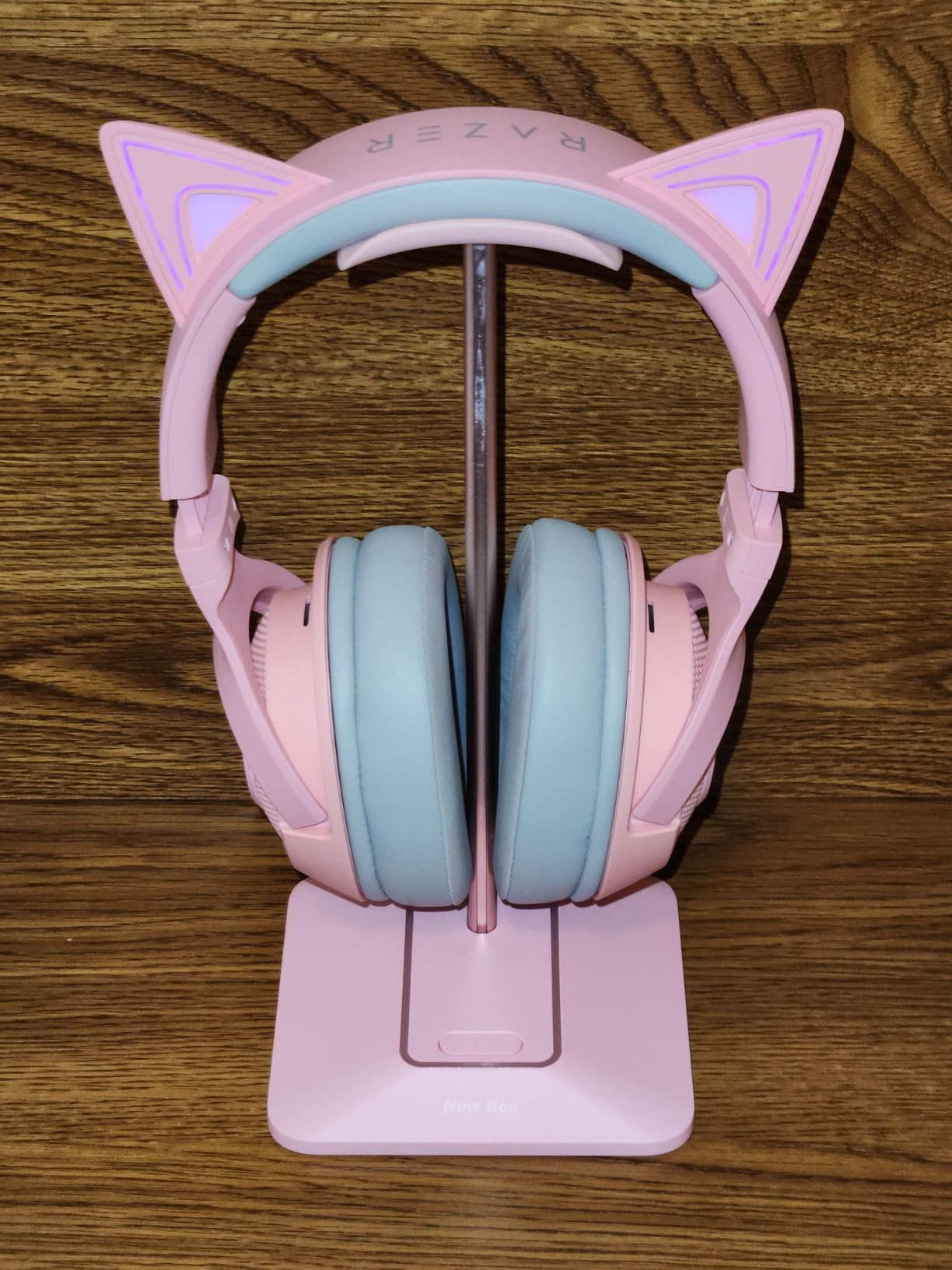 New Bee RGB Headphone Stand with 1 USB-C Charging Port and 1 USB Charging Port, Desk Gaming Headset Stand with 7 Light Modes for All Earphone Accessories Black customer photo 2