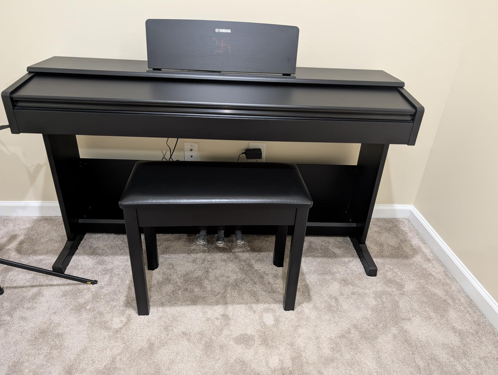 Yamaha Arius Series 88-Key Weighted Action Upright Digital Piano for Beginner and Intermediate Players, Dynamic Response, Grand Piano Sound, 3-pedal Unit, Bench Included, Rosewood YDP105R customer photo 2