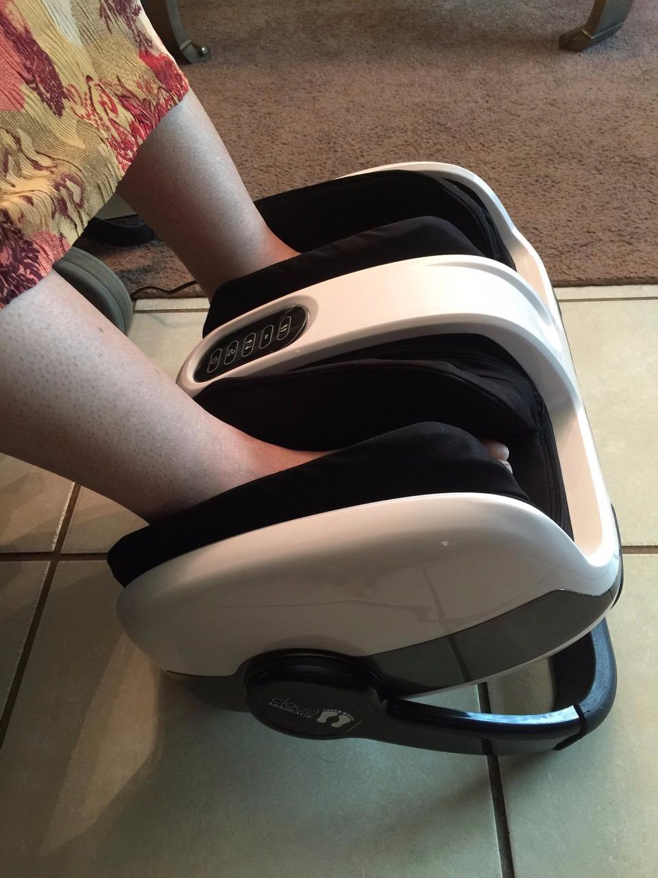 Cloud Massage Shiatsu Foot Massager with Heat, Deep Kneading Therapy for Pain Relief, Circulation, Post-Activity Relaxation - Foot Massager for Plantar Fasciitis, and Arthritis Relief customer photo 1