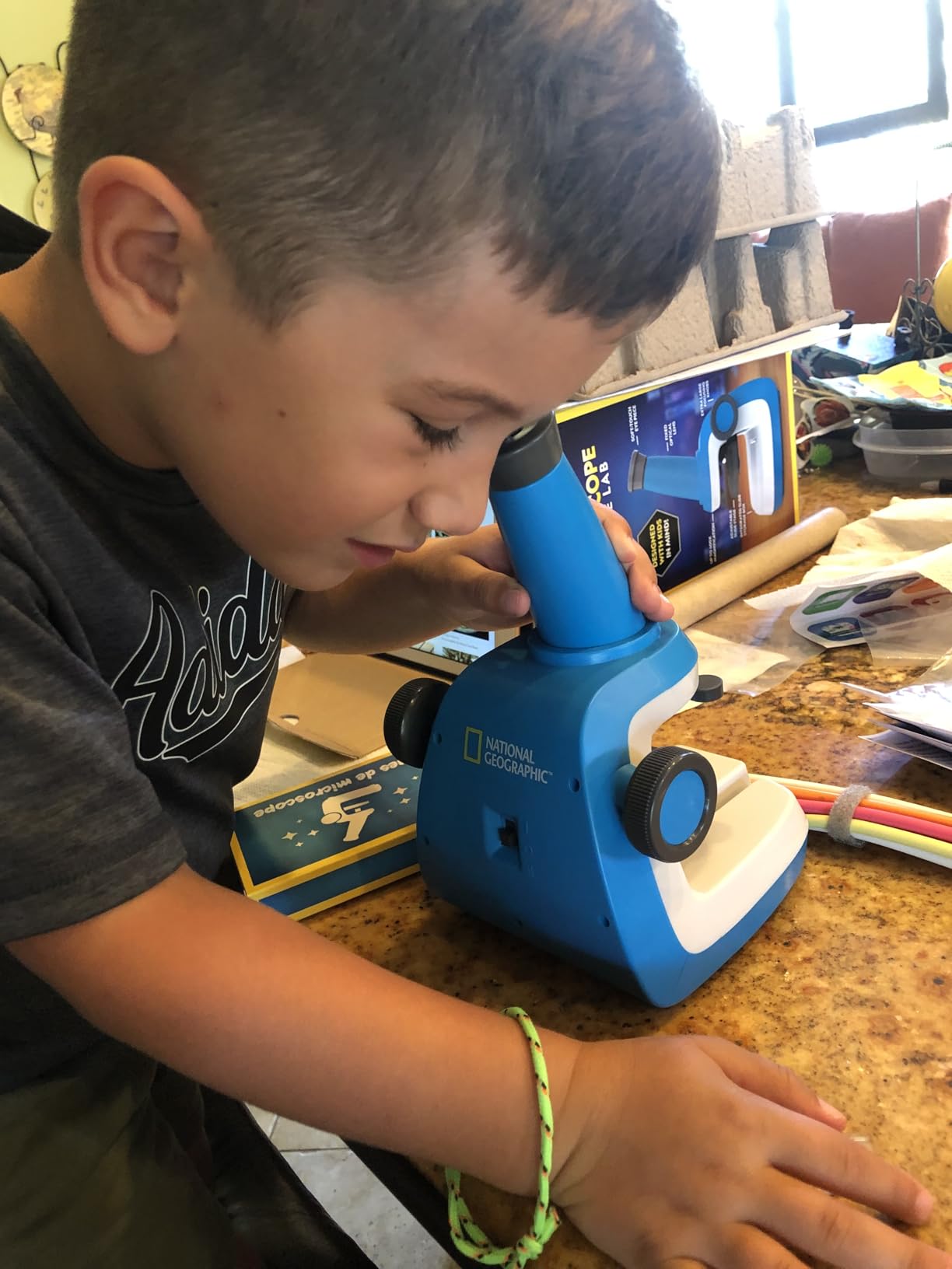 NATIONAL GEOGRAPHIC Microscope for Kids - Science Kit with an Easy-to-Use Kids Microscope, Up to 400x Zoom, Blank and Prepared Slides, Rock & Mineral Specimens, STEM Project Toy customer photo 2