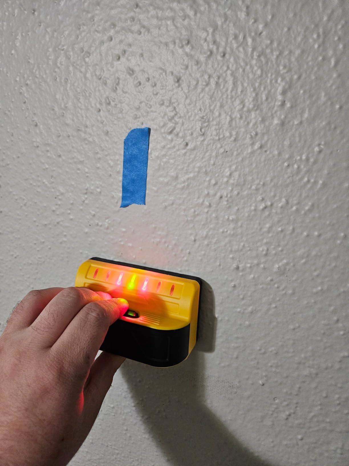 Franklin Sensors ProSensor M70 Stud Finder with 7-Sensors, Wood & Metal Stud Detector/Wall Scanner, Made in The USA customer photo 1