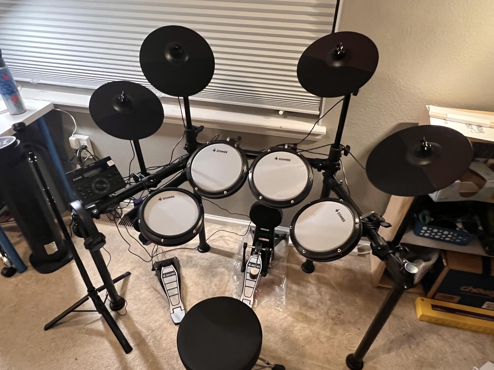 Donner DED-200X Electronic Drum Set, Electric Drum Kit with Quiet Mesh Drum Pads, 2 Cymbals w/Choke, 31 Kits and 450+ Sounds customer photo 1