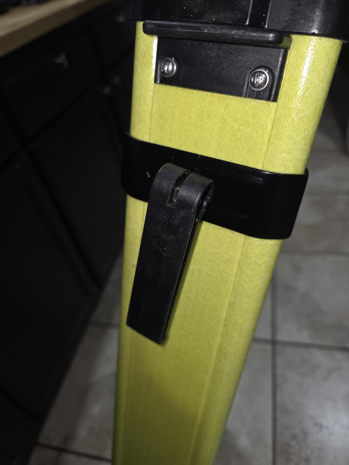 Fiberglass Surveying Tripod, Heavy Duty Yellow Fiberglass and Wood Tripod with Twist Clamp and Copper Center Screw for Robotic Total Stations and Theodolite (Flat Head-C) customer photo 1