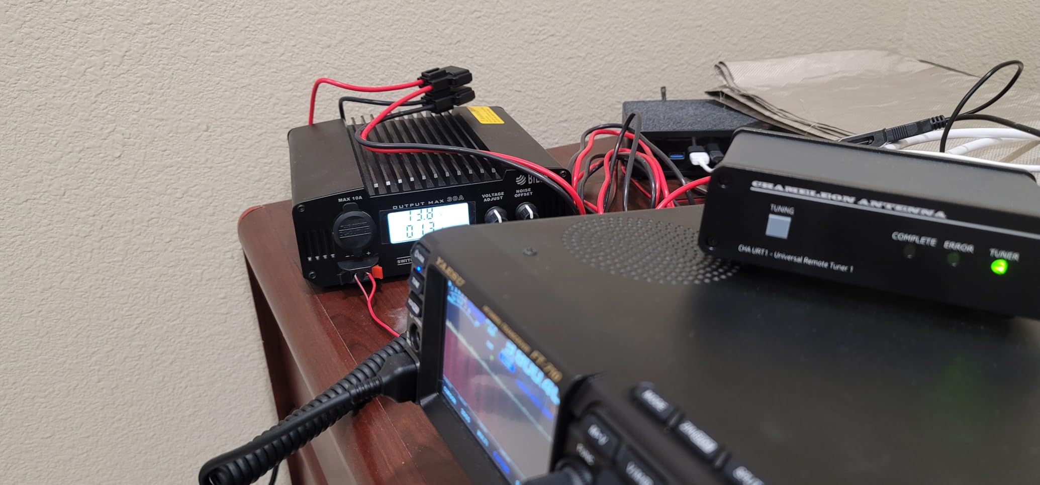 BTECH RPS-30PRO 30 Amp Regulated Universal Compact Bench Power Supply, AC-to-DC Power Convertor, 13.8V (9~15VDC Adjustable) with Noise Offset Adjustment, Includes Multiple Power Connections customer photo 2