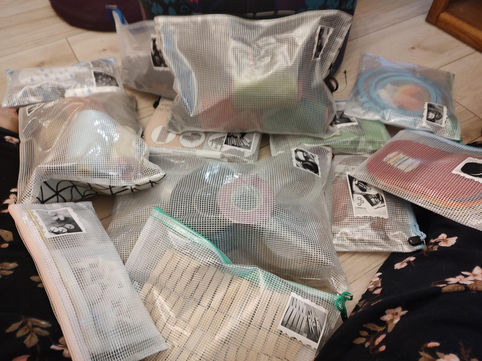 EOOUT 42pcs Mesh Zipper Pouch, 8 Sizes Waterproof Zipper Bags, 17 Colors, Multipurpose for Board Games Travel Storage, School Supplies, and Home Organization customer photo 2