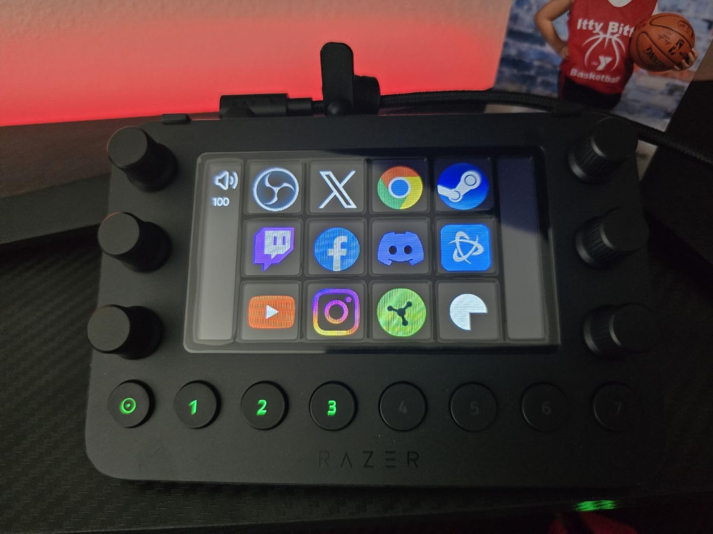 Razer Stream Controller: All-In-One Keypad for Streaming - 12 Haptic Switchblade Keys - 6 Tactile Analog Dials - 8 Programmable Buttons - Designed for PC & Mac Compatibility customer photo 2