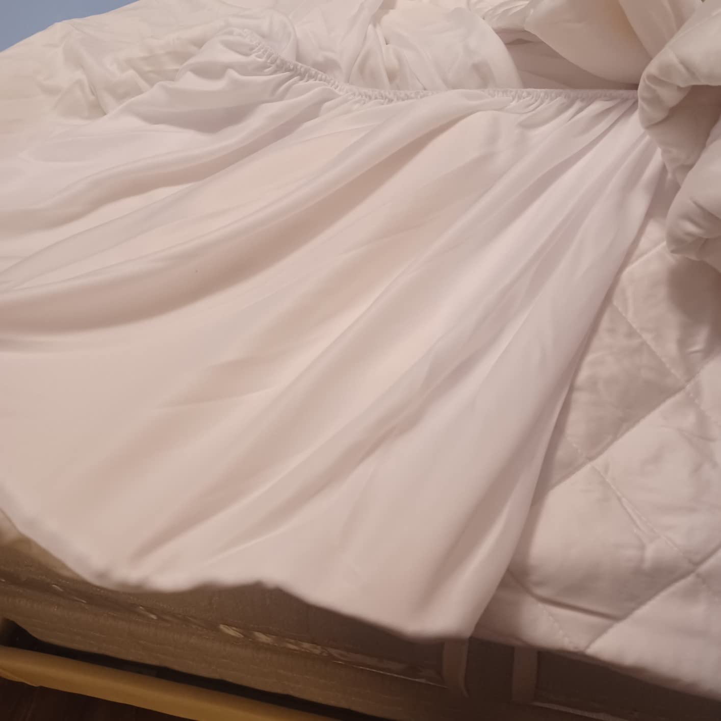 SIJO Temperature Regulating Mattress Pad, Best Cooling Mattress Pad Award Winner by Sleep Foundation, Water Proof Summer Mattress Cover Protector for Hot Sleepers (Queen) customer photo 2