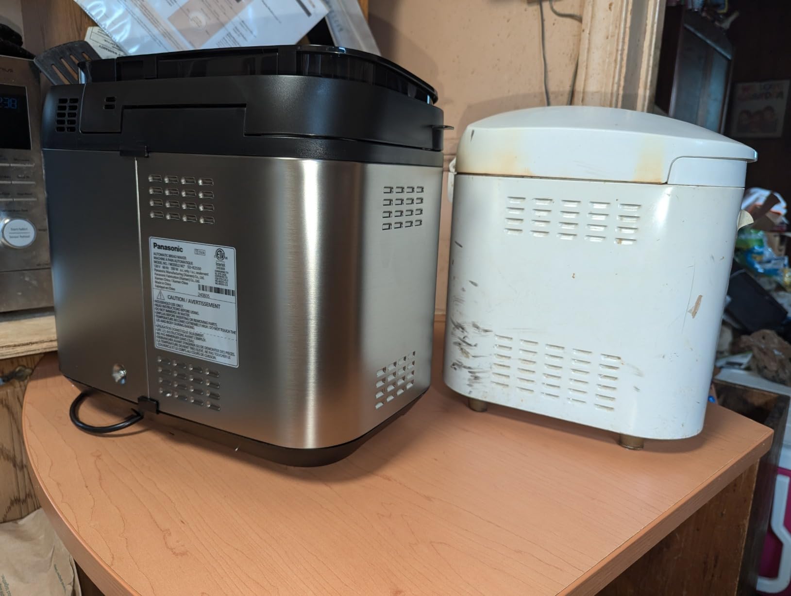 Panasonic Bread Machine, Automatic Bread Maker with 20 Presets and Advanced Temperature Sensor for Bread, Cake, and Pizza, Gluten Free Baking, Raisin Nut Dispenser - SD-R2550 customer photo 1