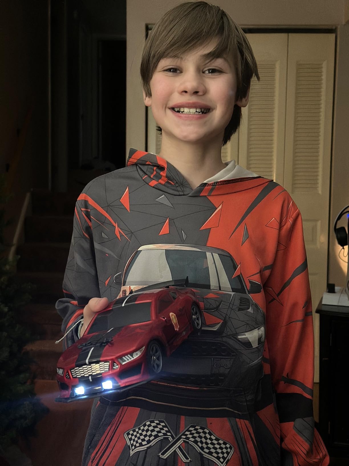 RC Drift Car 2.4GHz 1:16 Scale 4WD High Speed Remote Control Cars Vehicle with LED Lights Two Batteries and Drifting Tires Racing Sport Toy Cars for Adults Boys Girls Kids customer photo 2