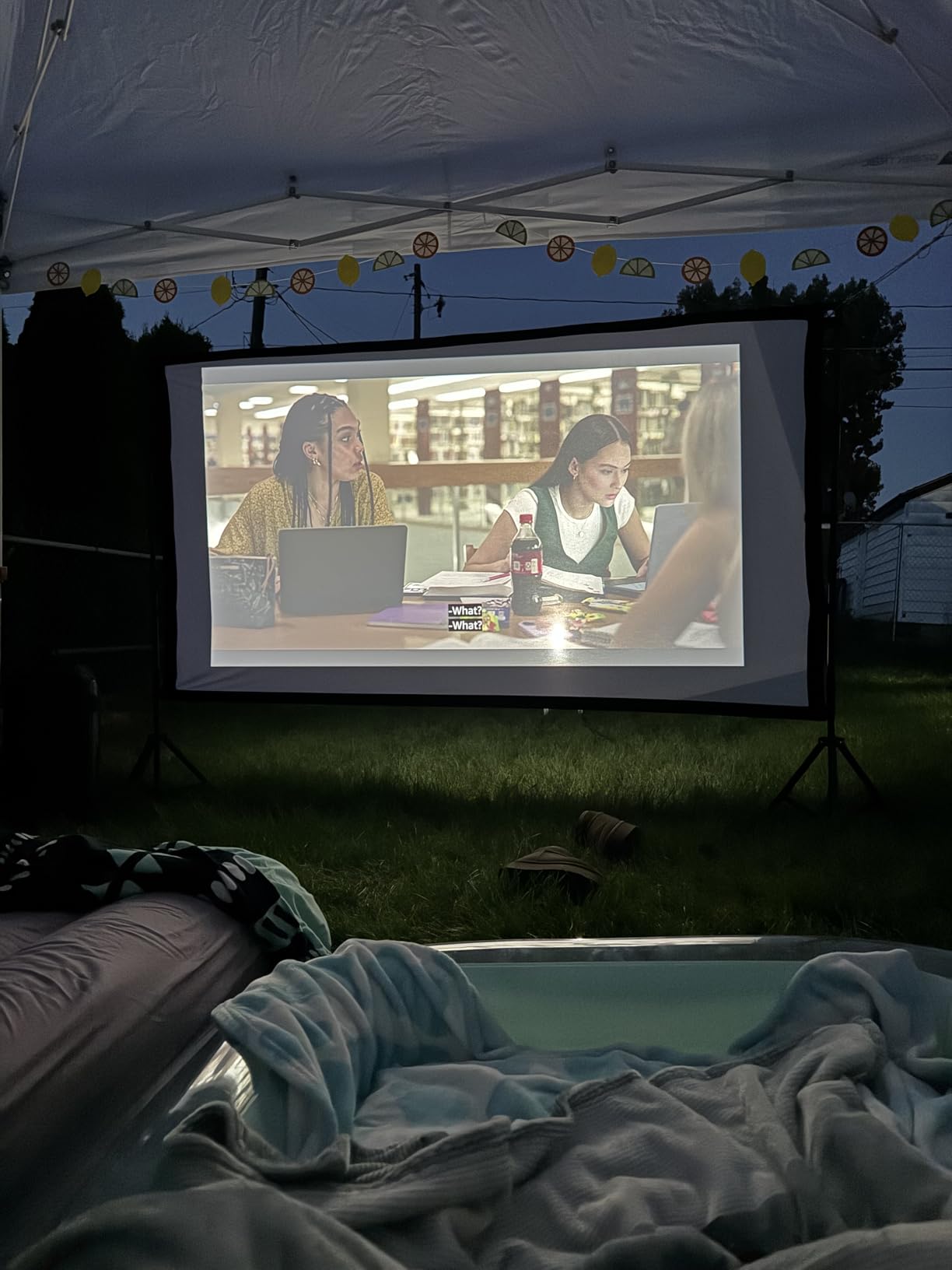 TOWOND Projector Screen with Stand, 100 inch Outdoor Projector Screen Portable Indoor Projection Screen 16:9 4K Rear Front Movie Screen with Carry Bag for Home Backyard Theater 100 inch customer photo 2