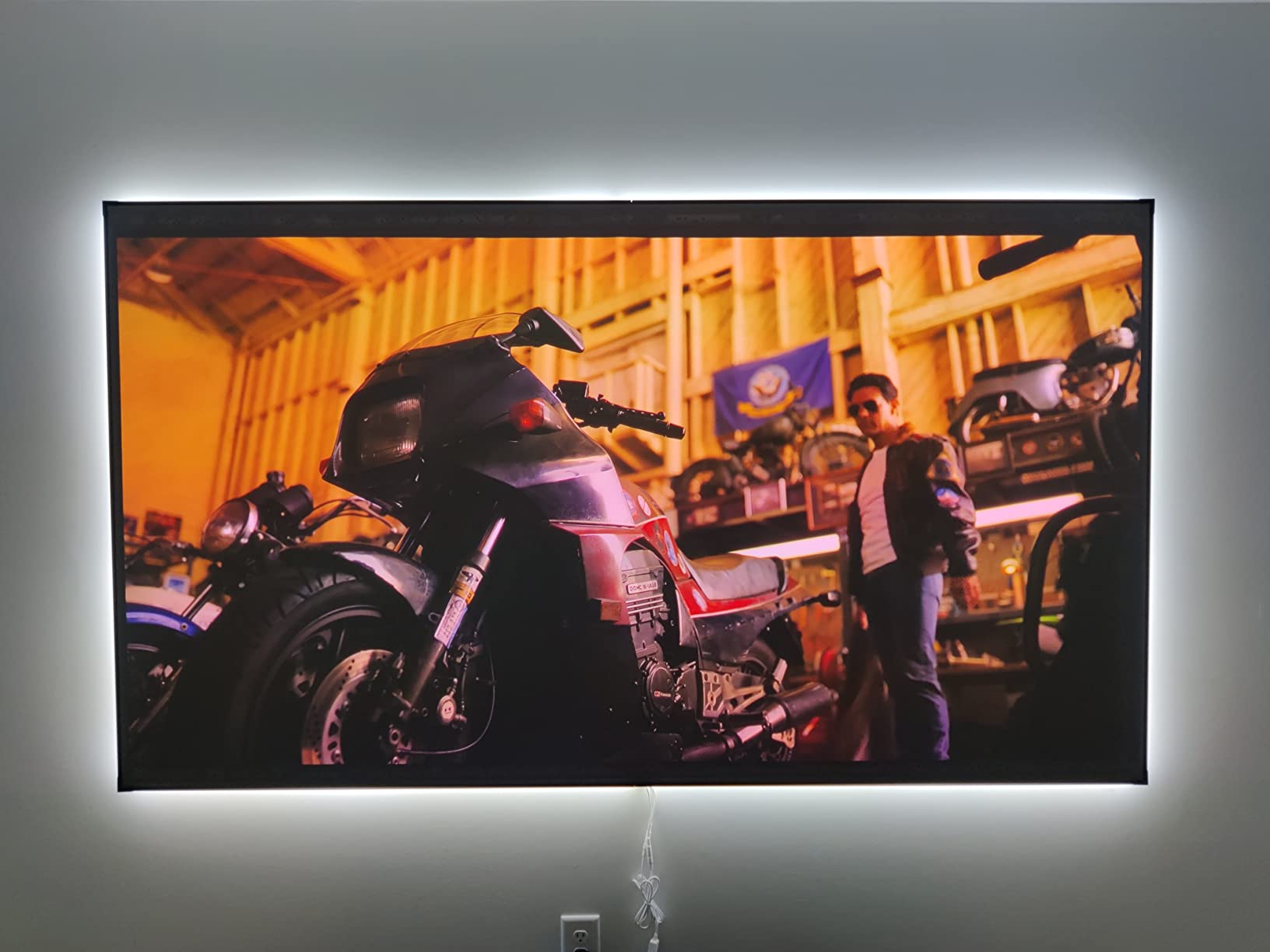 Projector Screen, Paris Rhône 100