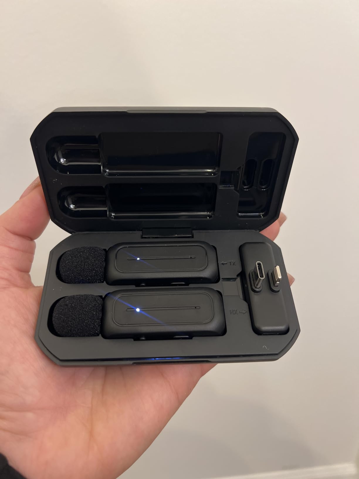 2 Pcs Wireless Lavalier Microphone for iPhone iPad Android with Charging Case 7H Clip on Lapel Microphone Wireless for Video Recording Vlogging, YouTube, Interview, 3 Mode Denoise, 70ft customer photo 1