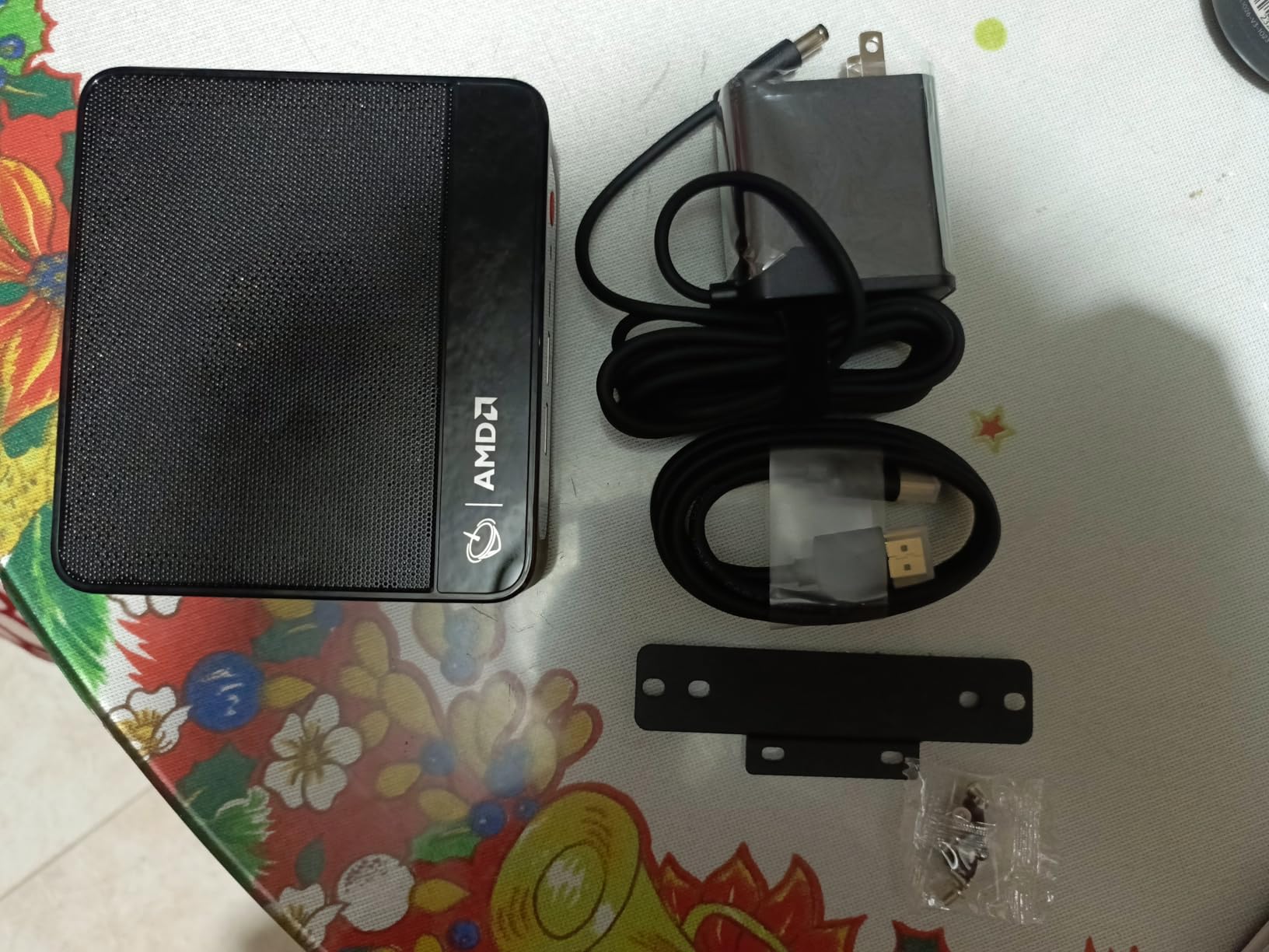 Beelink Mini PC, AMD Ryzen 5 5500U(7nm, 6C/12T) up to 4.0GHz, Mini Gaming Computer 16GB DDR4 RAM 500GB NVME SSD, Micro PC 4K@60Hz Dual Display/WiFi6/BT5.2/Office/Home/HTPC/W-11 Pro customer photo 1