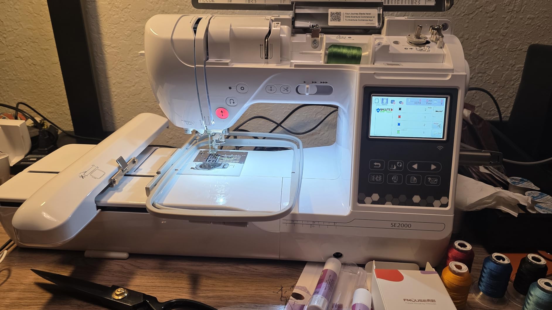 Brother SE2000 Computerized Sewing and Embroidery Machine customer photo 1