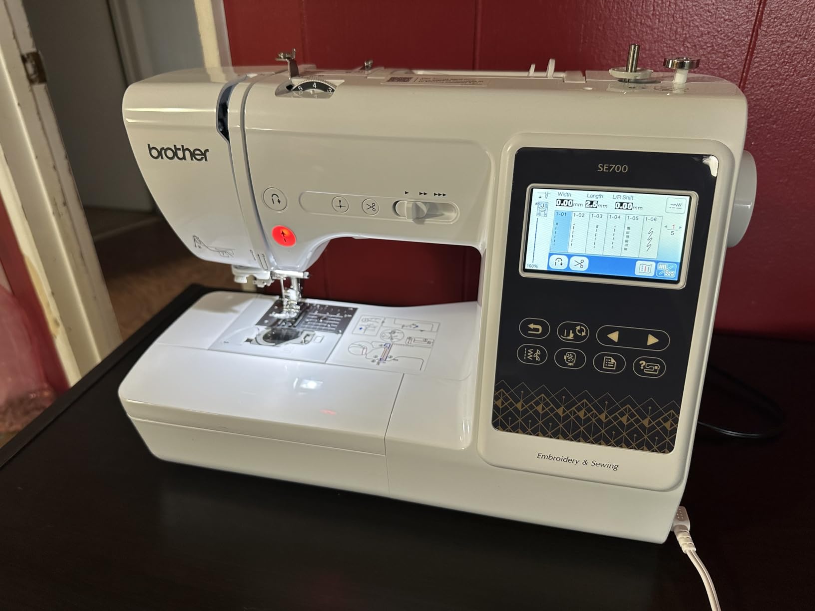Brother SE700 Sewing and Embroidery Machine, Wireless LAN Connected, 135 Built-in Designs, 103 Built-in Stitches, Computerized, 4