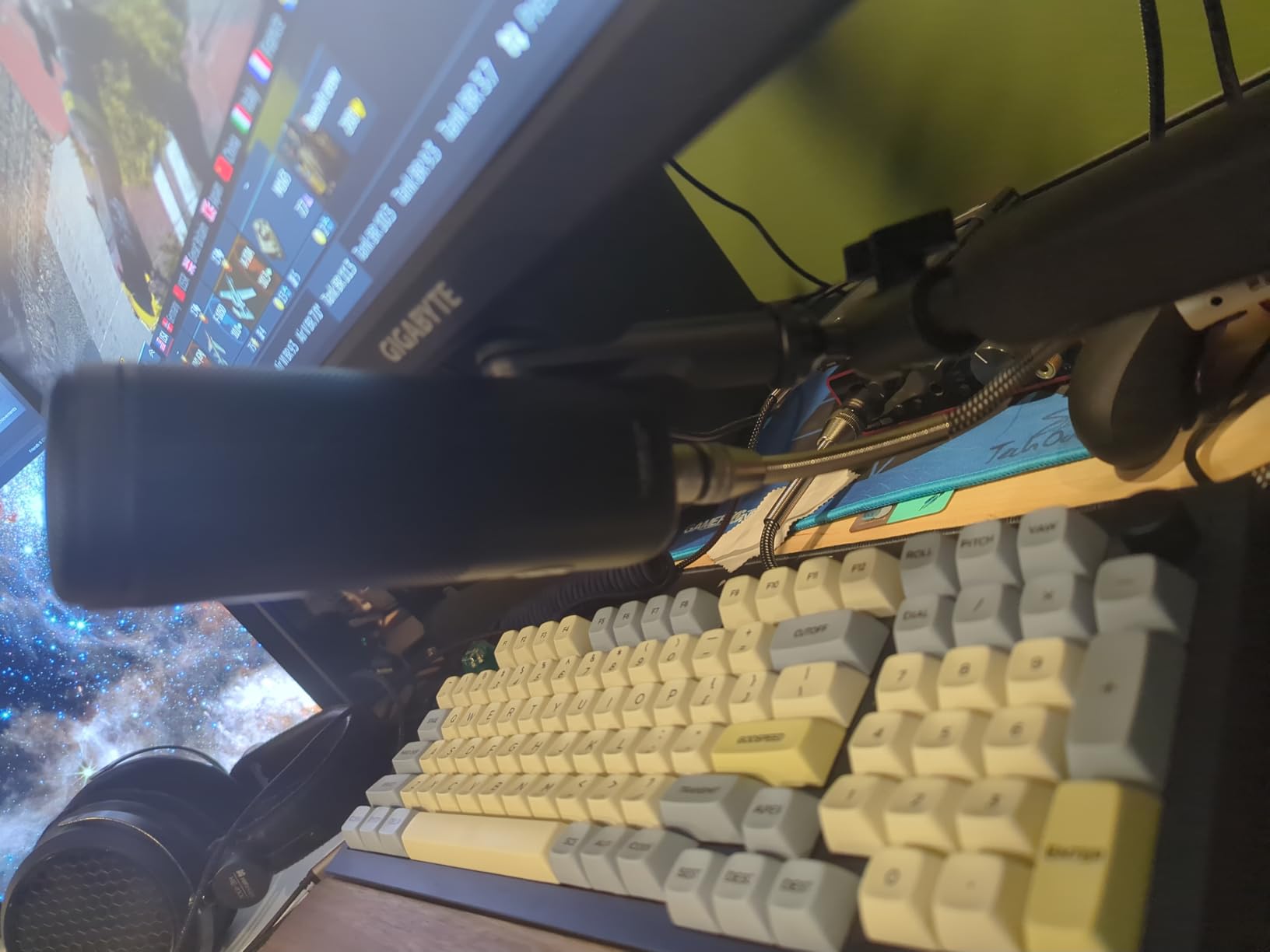 Elgato Wave DX - Dynamic XLR Microphone, Cardioid pattern, Noise Rejection, speech optimised for Podcasting, Streaming, Broadcasting, No Signal Booster Required, works with any Interface, for Mac, PC customer photo 2