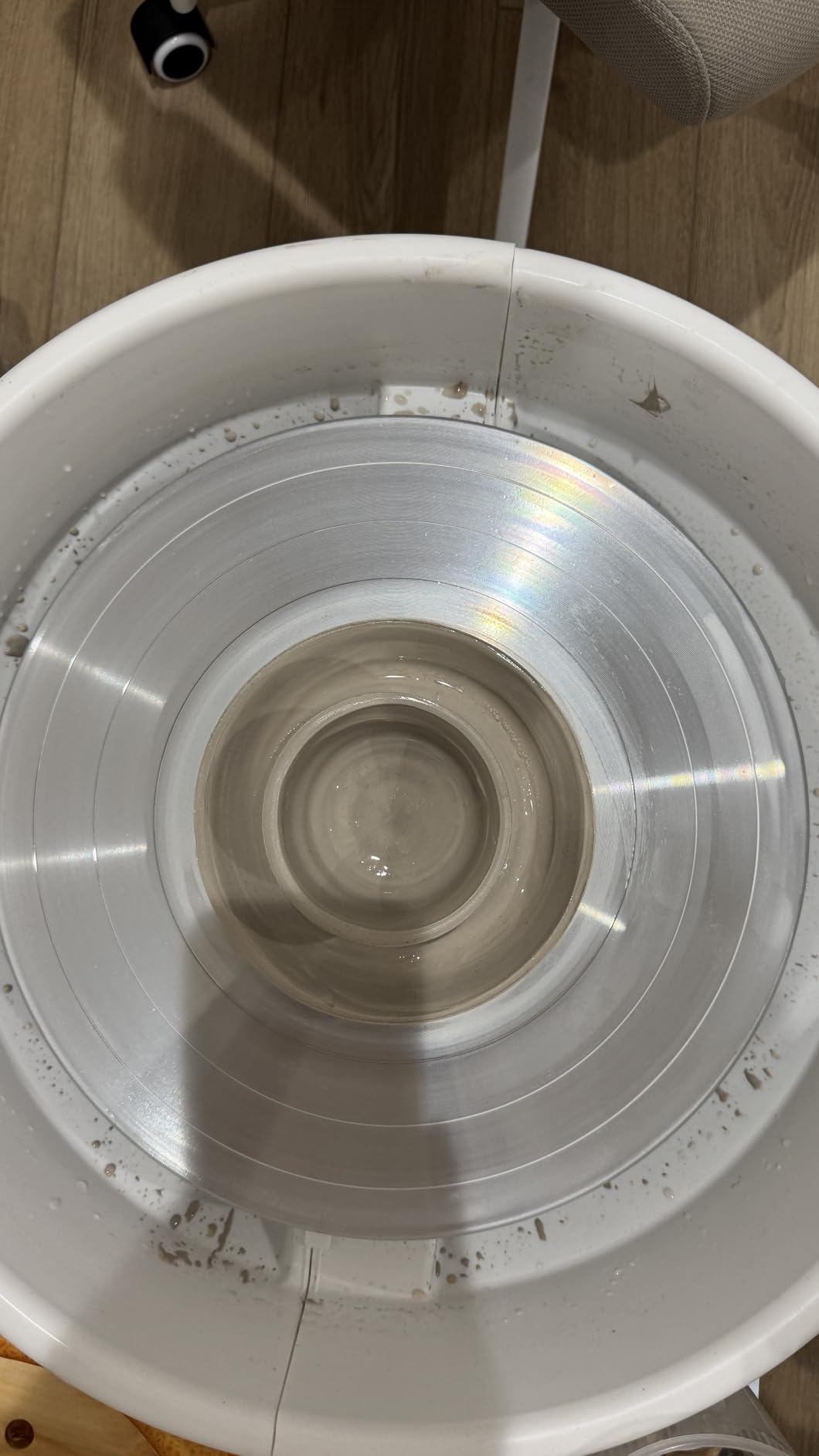 VEVOR 14in/35cm Pottery Wheel for Adults, 0-2in Lift-Table 450W Professional Pottery Kit with Foot Pedal Detachable Basin DIY Art Clay Potter's Wheel for Kids Adults Beginners at Home Pottery, White customer photo 1