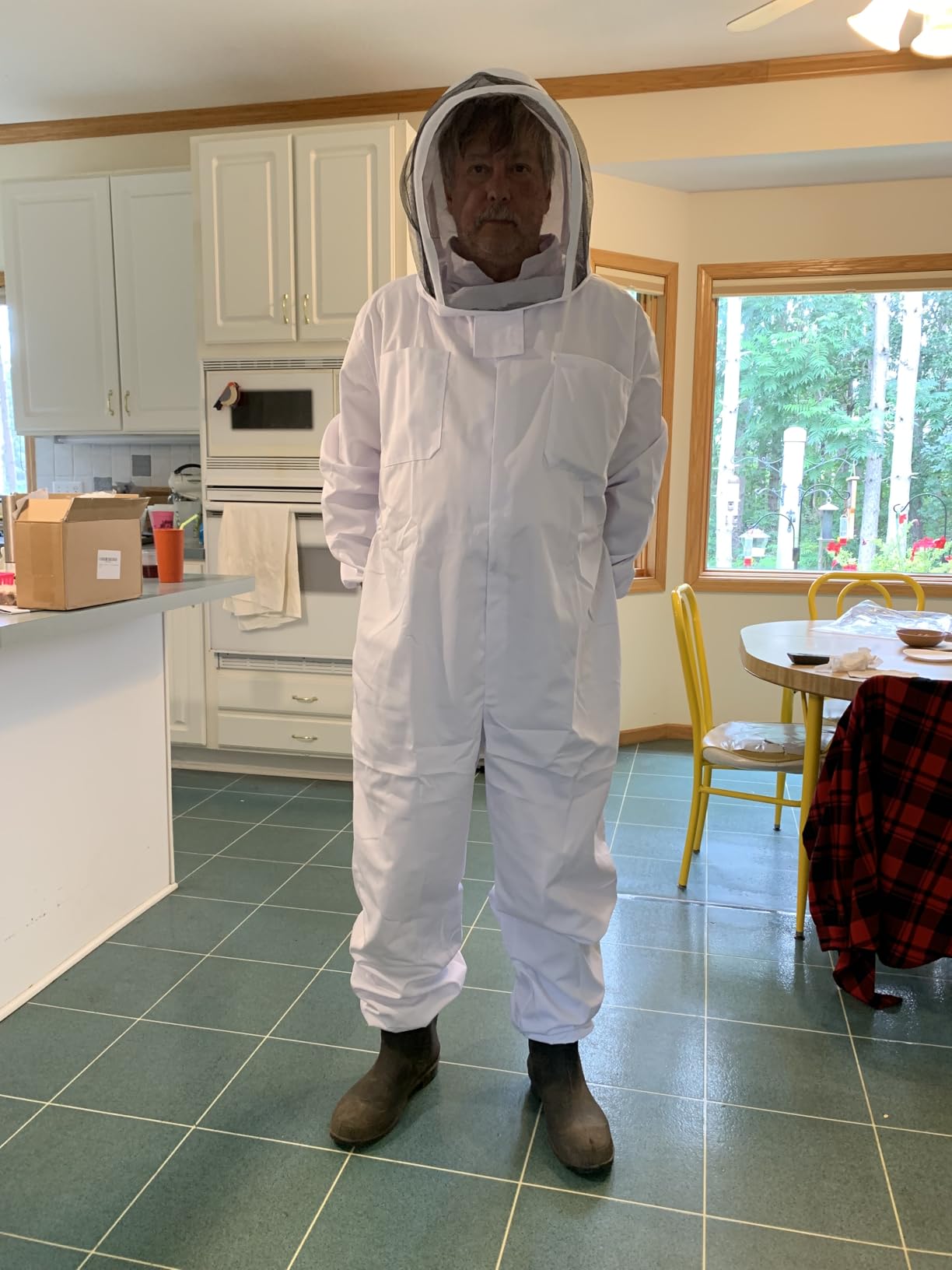 Bee Suits for Men Women,Bee Keeper Suite with Beekeeping Gloves,Beekeeping Suit with Veil Hood,Fully Body Sturdy Beekeeper Suite,Suitable for Professional Beekeepers and Beginners (Large ) customer photo 2