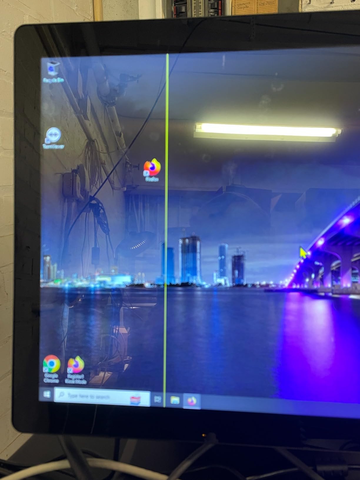 MUNBYN 17-inch POS-Touch-Screen-Monitor, POS-System-for-Small-Business, Multi-Touch Monitor, 400 nits True Flat Seamless Capacitive LED, VGA/HDMI Input for Office, POS, Restaurant, No Driver Required customer photo 2