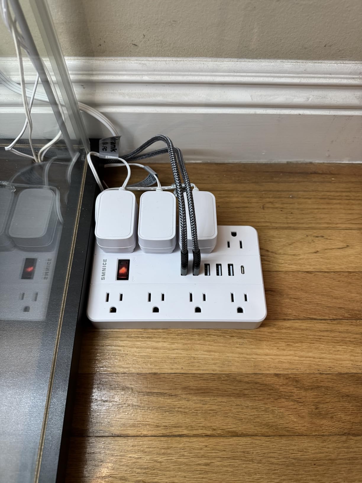 Power Strip with USB,Surge Protector Flat Plug with 8 Widely Spaced Outlets and 6 USB Ports(1 USB C), 5ft Extension Cord Wall Mountable Phone Tablet Laptop Computer Multiple Devices customer photo 2