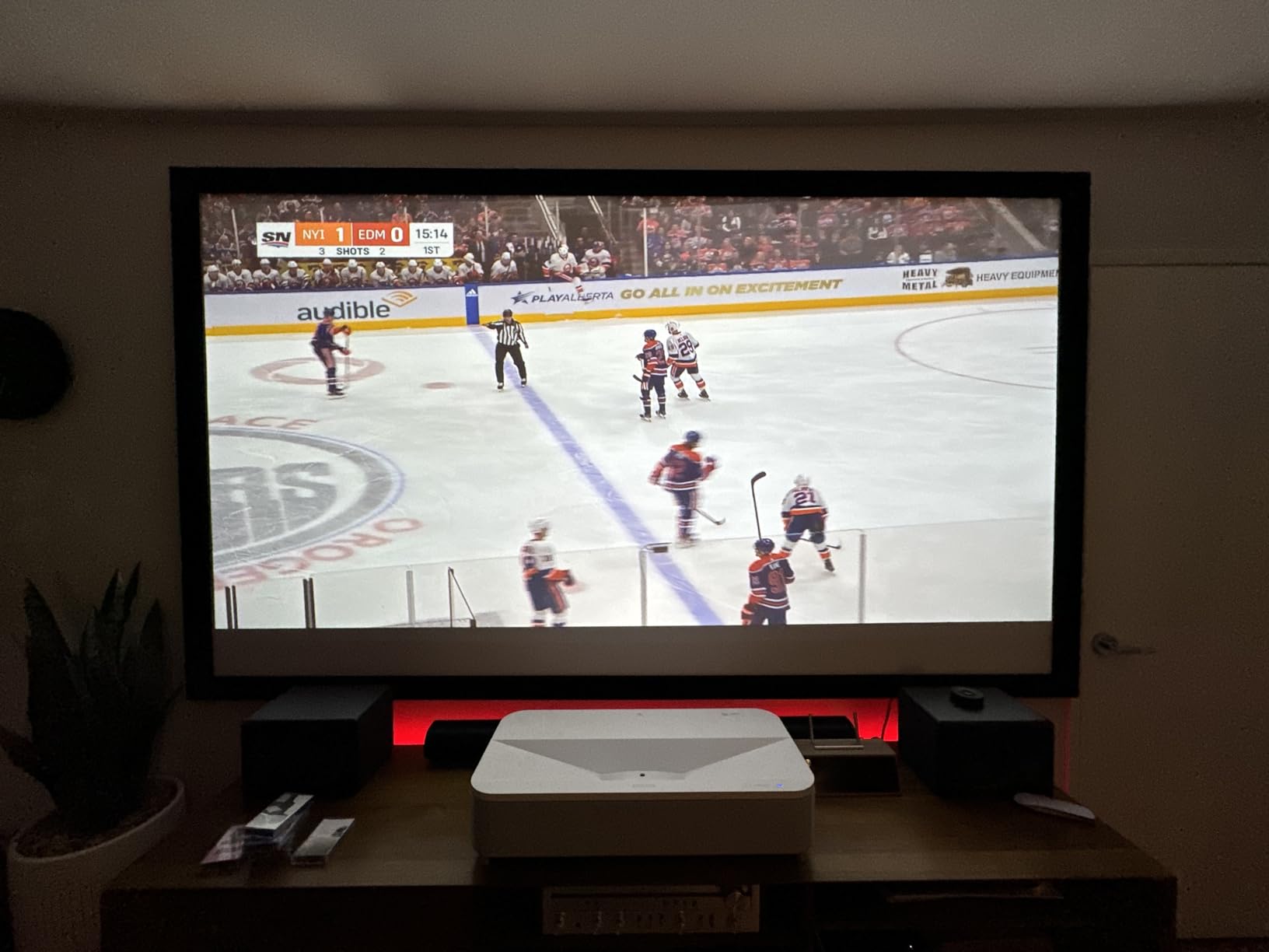 Epson EpiqVision Ultra LS800 Short Throw 3-Chip 3LCD Smart Streaming Laser Projector 4,000 Lumens, 4K PRO-UHD, HDR, 150