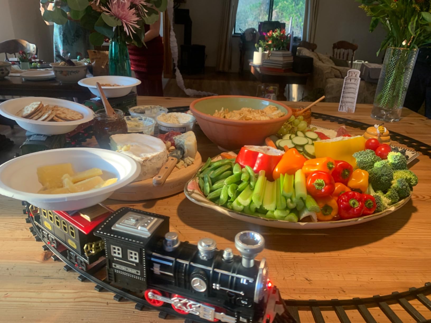 TEMI Train Set for Kids 3-12 Years, Electric Classical Steam Engine Locomotive with Steam, Light and Sounds, Rechargeable Model Trains Kit Toys w/Passenger Carriage for Boys and Girls customer photo 1