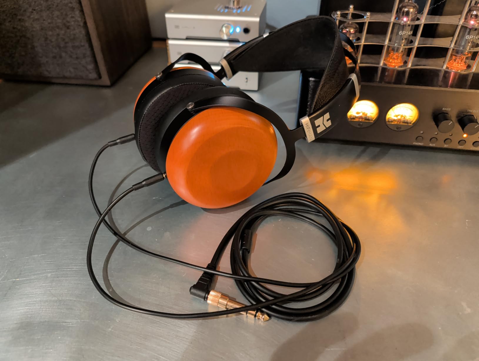 HIFIMAN SUNDARA Closed-Back Over-Ear Planar Magnetic Wired Hi-Fi Headphones with Stealth Magnet Design, Detachable Cable, Wood Ear Cups for Home, Studio, Recording customer photo 2