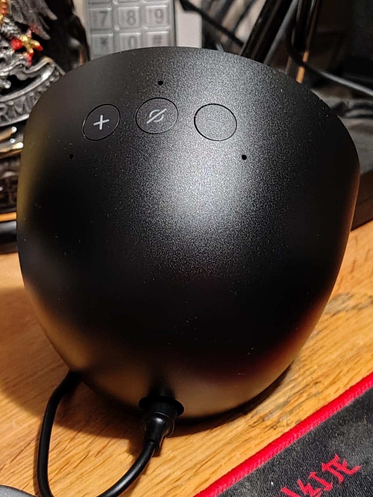 Amazon Echo Spot (newest model), Great for nightstands, offices and kitchens, Smart alarm clock, Designed for Alexa+, Black customer photo 1