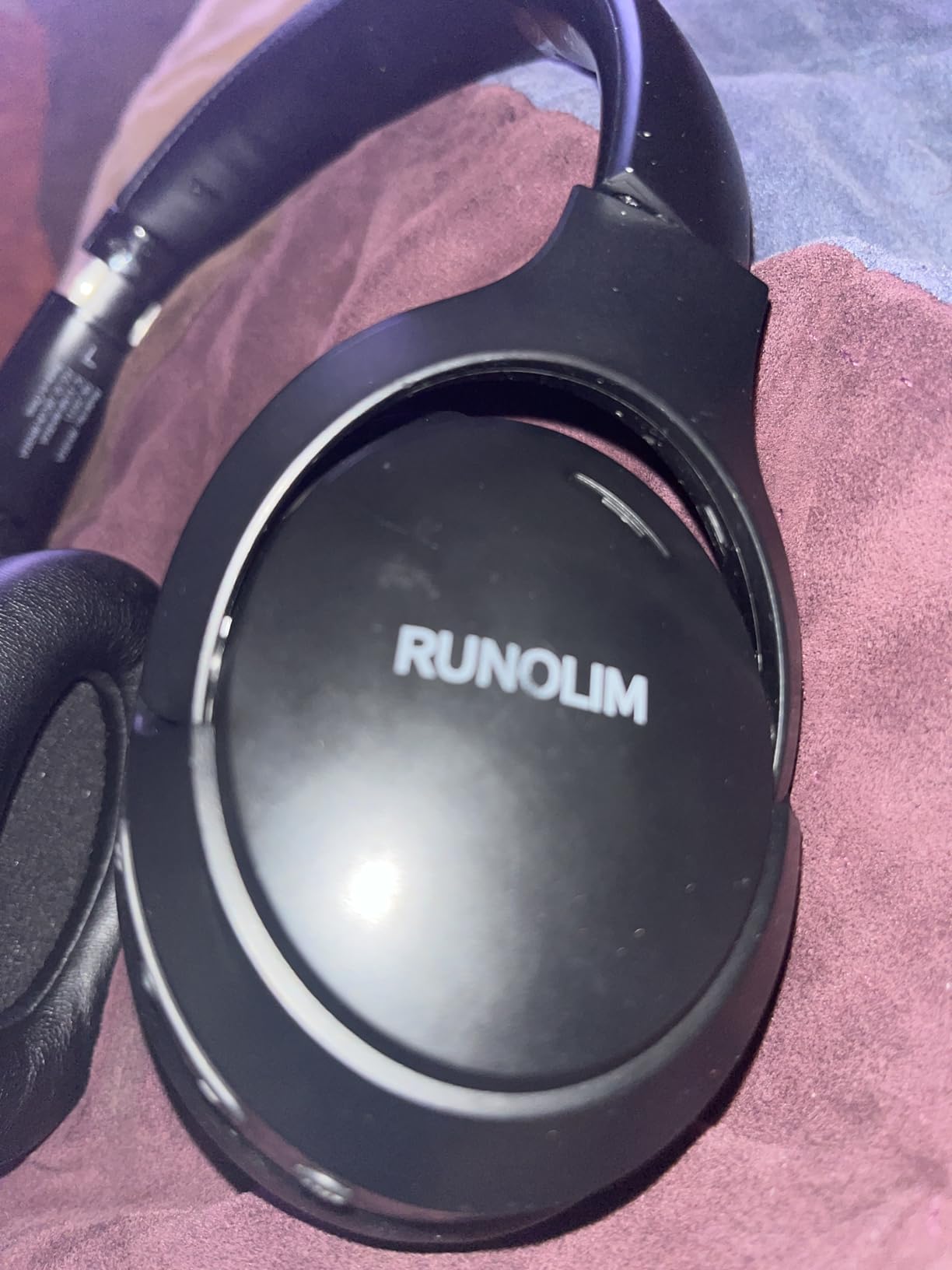 RUNOLIM Hybrid Active Noise Cancelling Headphones, Wireless Over Ear Bluetooth Headphones with Microphone, 70H Playtime, Foldable Headphone with HiFi Audio, Deep Bass for Home Travel Office customer photo 1