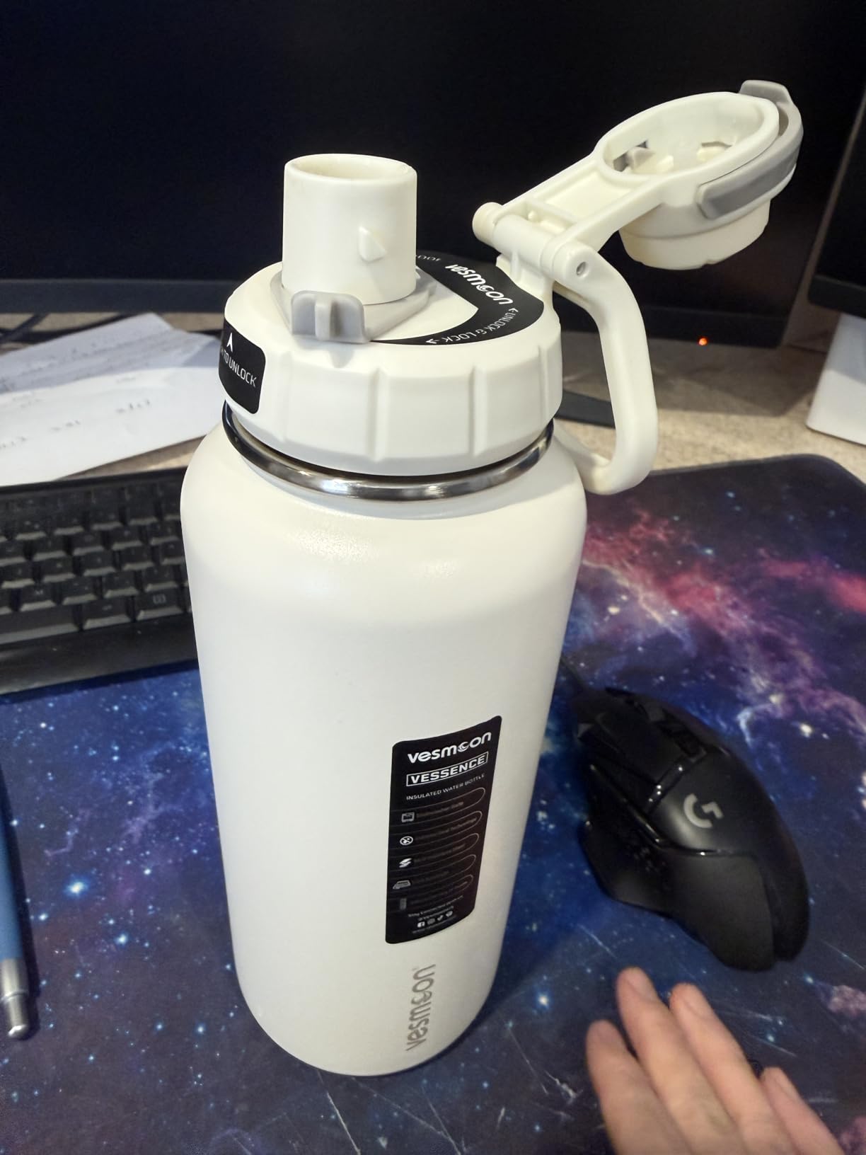 Vesmoon Vessence 32 Oz Stainless Steel Tea Infuser Bottle for Loose Leaf Tea, Water, Herbs, Fruits - Triple Layered Insulated, Leak Proof Bottle with Lid and Clip Handle - 24 Hours Hot/Cold customer photo 1