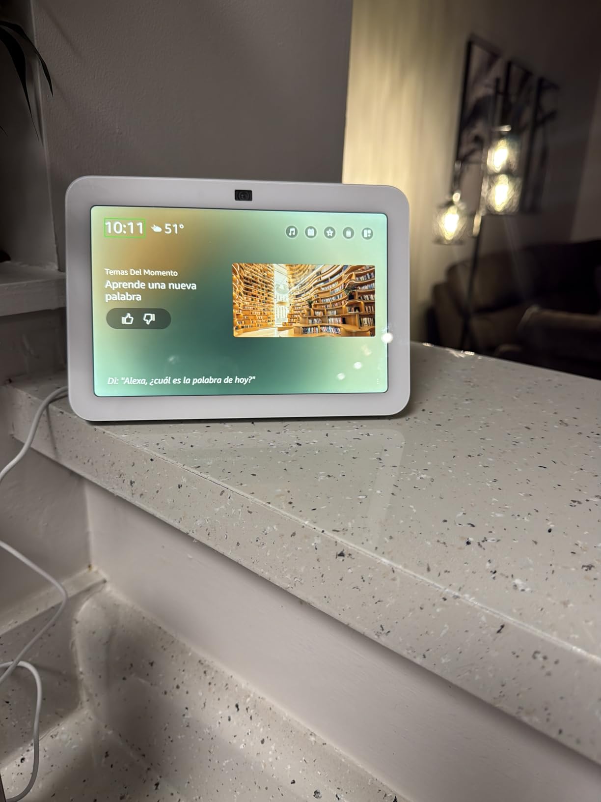 Amazon Echo Show 8, With Spatial Audio, Smart Home Hub, ideal for open living spaces, Designed for Alexa+, Glacier White customer photo 2