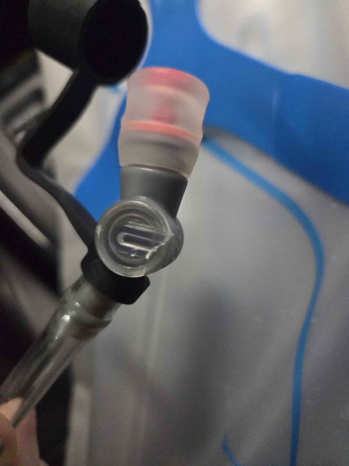 Osprey Hydraulics Backpack Water Reservoir with Bite Valve - BPA-Free, Leakproof Hydration Bladder with QuickConnect and Slide-Seal customer photo 1