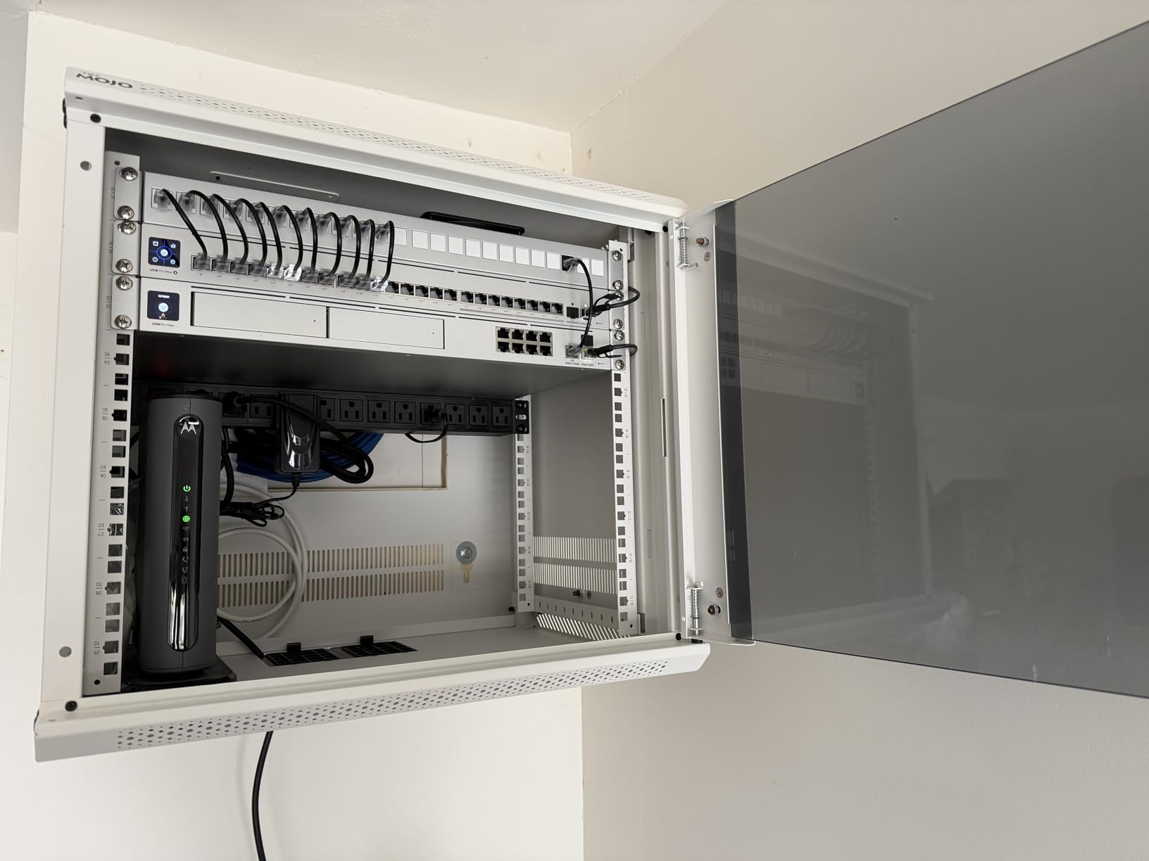 Tecmojo 9U Wall Mount Server Cabinet IT Network Rack Enclosure Lockable Door and Side Panels Black, Cooling Fan, Glass Door, 17.7inch Depth, for 19