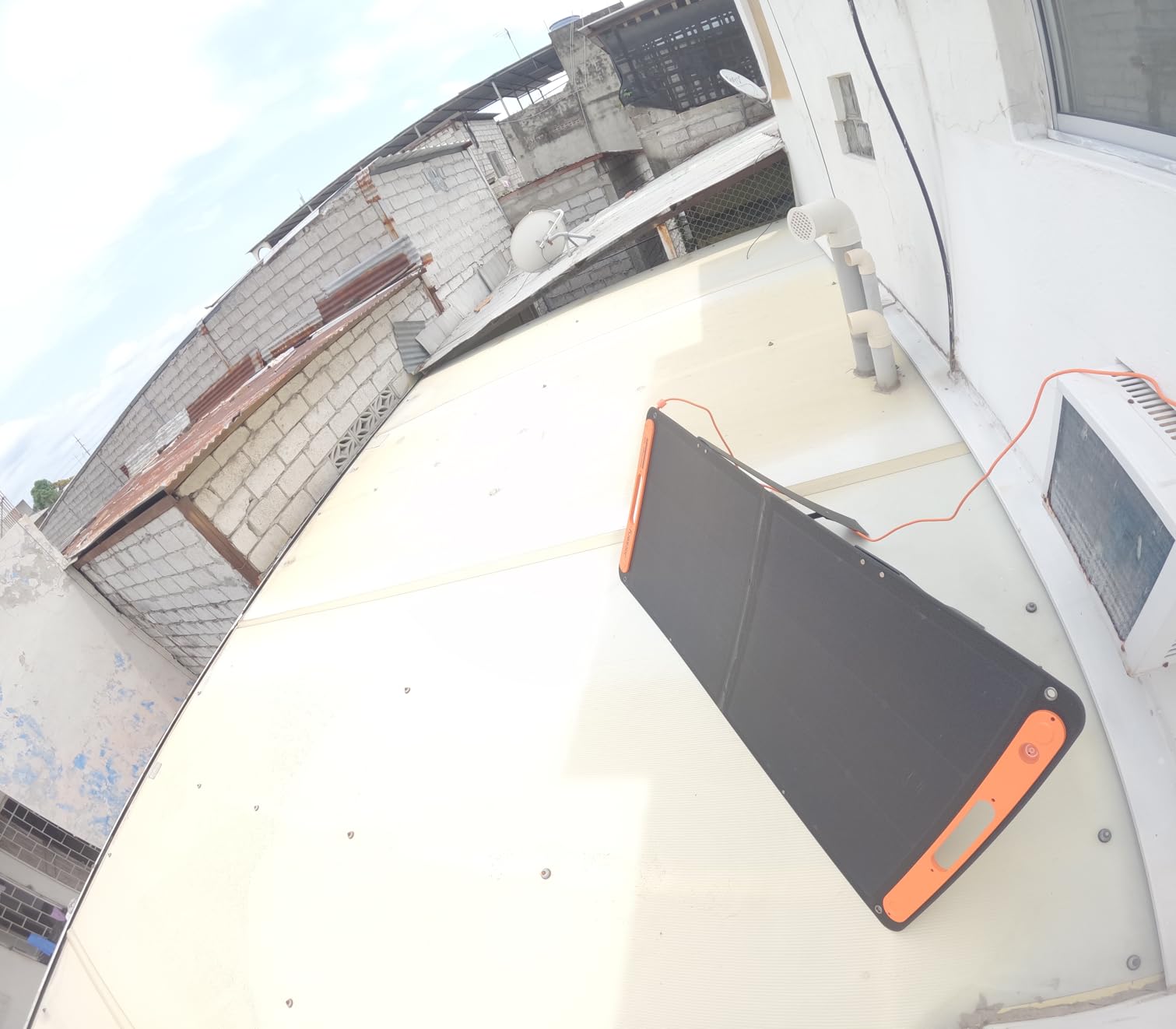 Jackery Solar Generator 300, 293Wh Backup Lithium Battery with 1XSolar Panel SolarSaga 100W Air, 110V/300W Pure Sine Wave AC Outlet for RV Outdoors Camping Travel Blackout customer photo 1