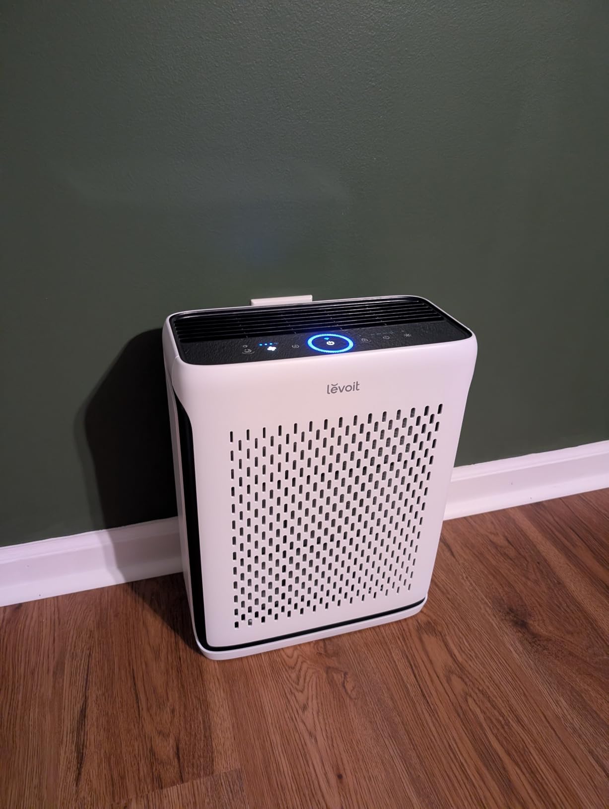 LEVOIT Air Purifier for Home Large Room Up to 1073Ft² with Air Quality Monitor, AHAM VERIFIDE, Smart WiFi, Washable Pre-Filter, HEPA Sleep Mode for Pets, Allergies, Dust, Pollen, Vital 100S-P, White customer photo 1