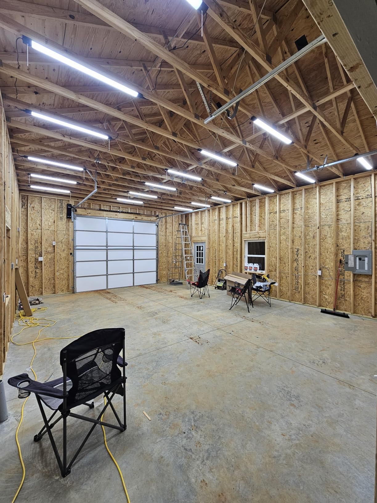 Barrina BS84 LED Shop Light for Garage, 10000LM, 84W, 4FT, 5000K Linkable Light Fixture for Workshop, Basement, Hanging or Flush Mount, Heat Dissipation with Pull Chain Switch, ETL,1 Pack customer photo 2