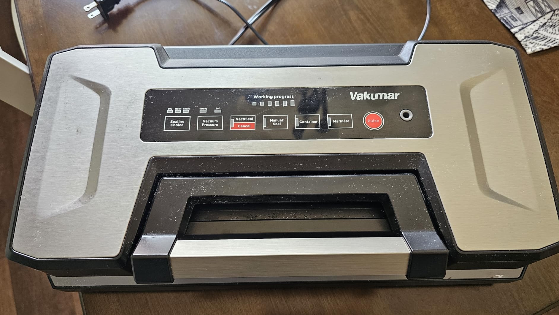 Vakumar Vacuum Sealer Machine, 90Kpa Liquid Food Vacuum Sealer Machine Preservation Dry/Moist/Liquid Modes, LED Indicator Light, Handle Locked Design, Built-in Cutter and Bag Storage, Starter Kit customer photo 1