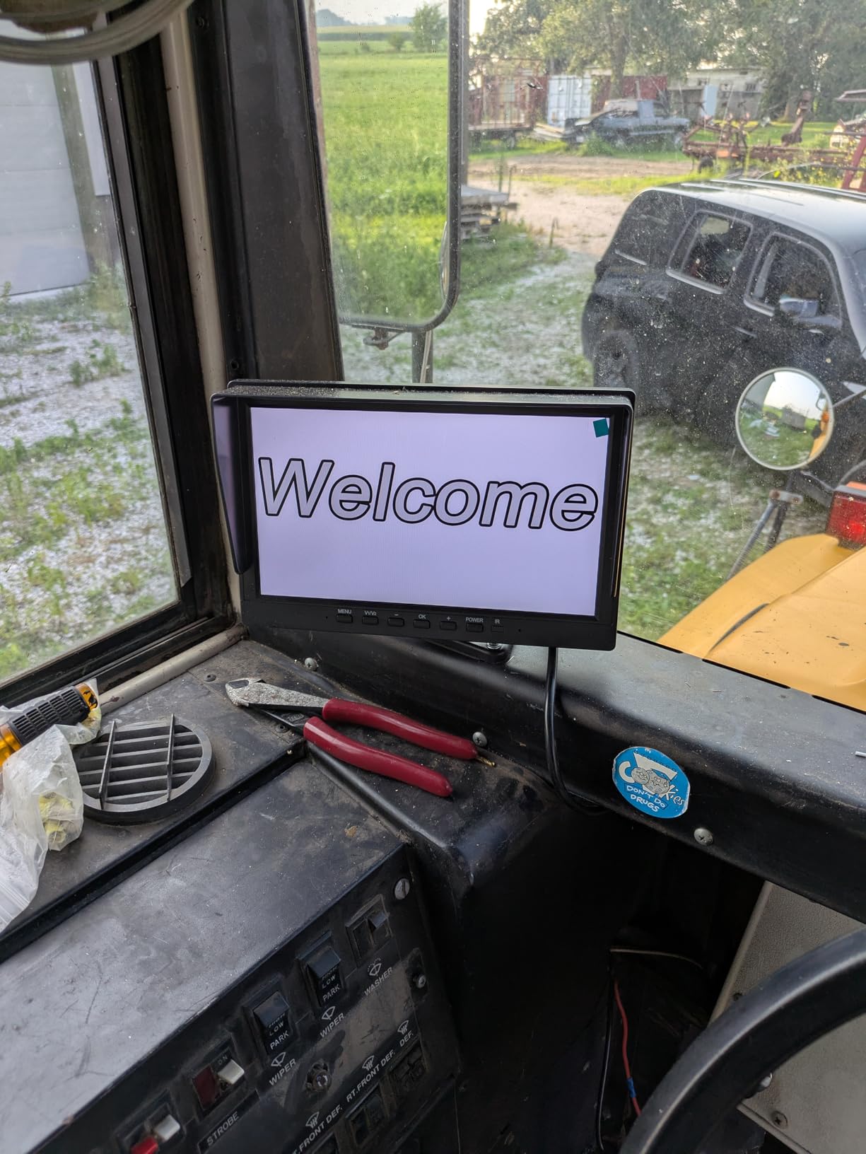 Wired Backup Camera System with 10.1'' IPS Monitor for Truck RV Trailer Bus, Rear View Camera, with Side Front View Camera, 4 Split Screen, Super Waterproof, Night Vision, Easy Installation AHD1080P customer photo 2