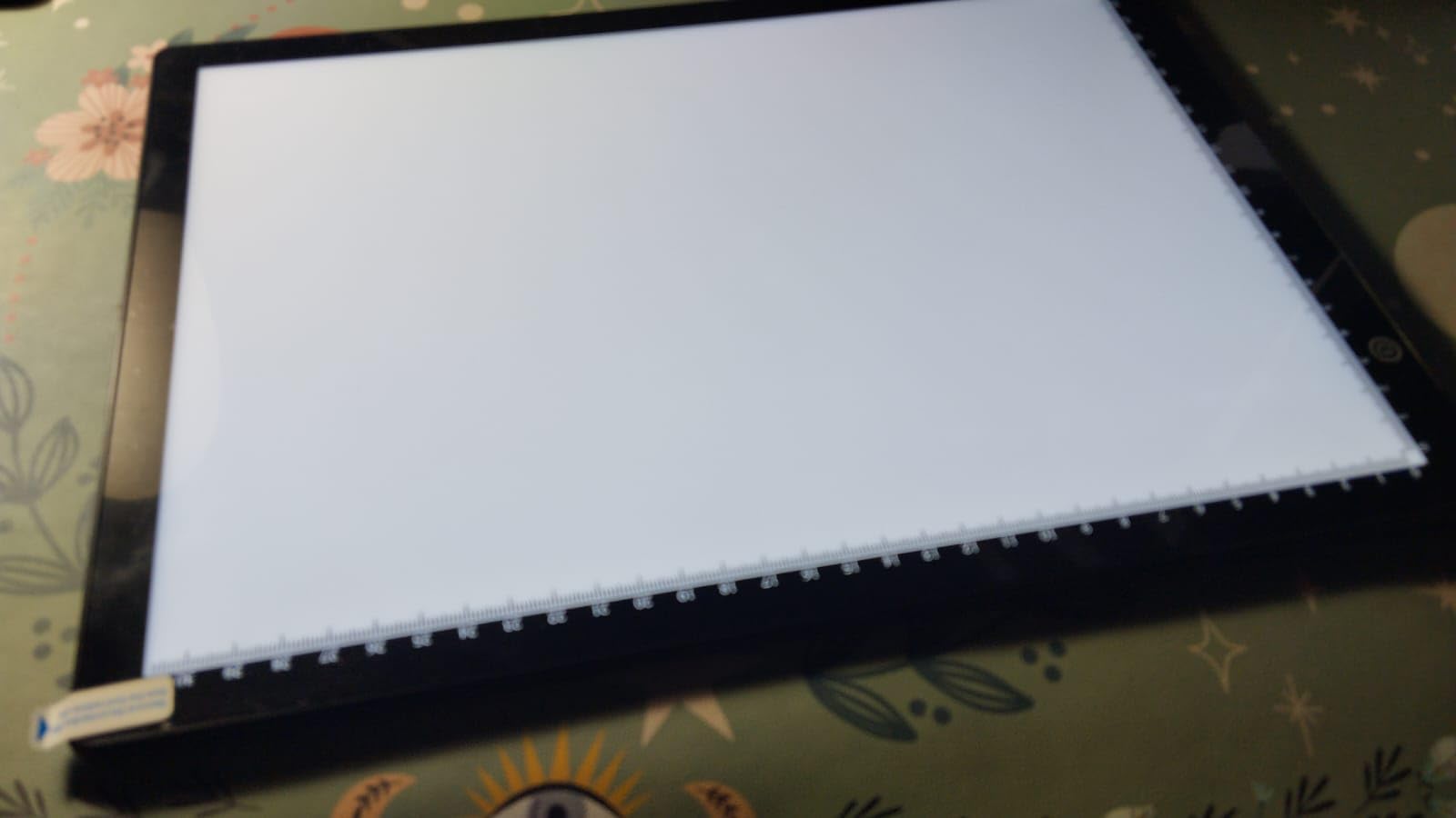 A4 Light Box for Tracing, Light Pad for Diamond Painting, Light Board, Ultra-Thin Copy Board with 3 Levels/Stepless Adjustable Brightness for Drawing, Sketching, Animation customer photo 2