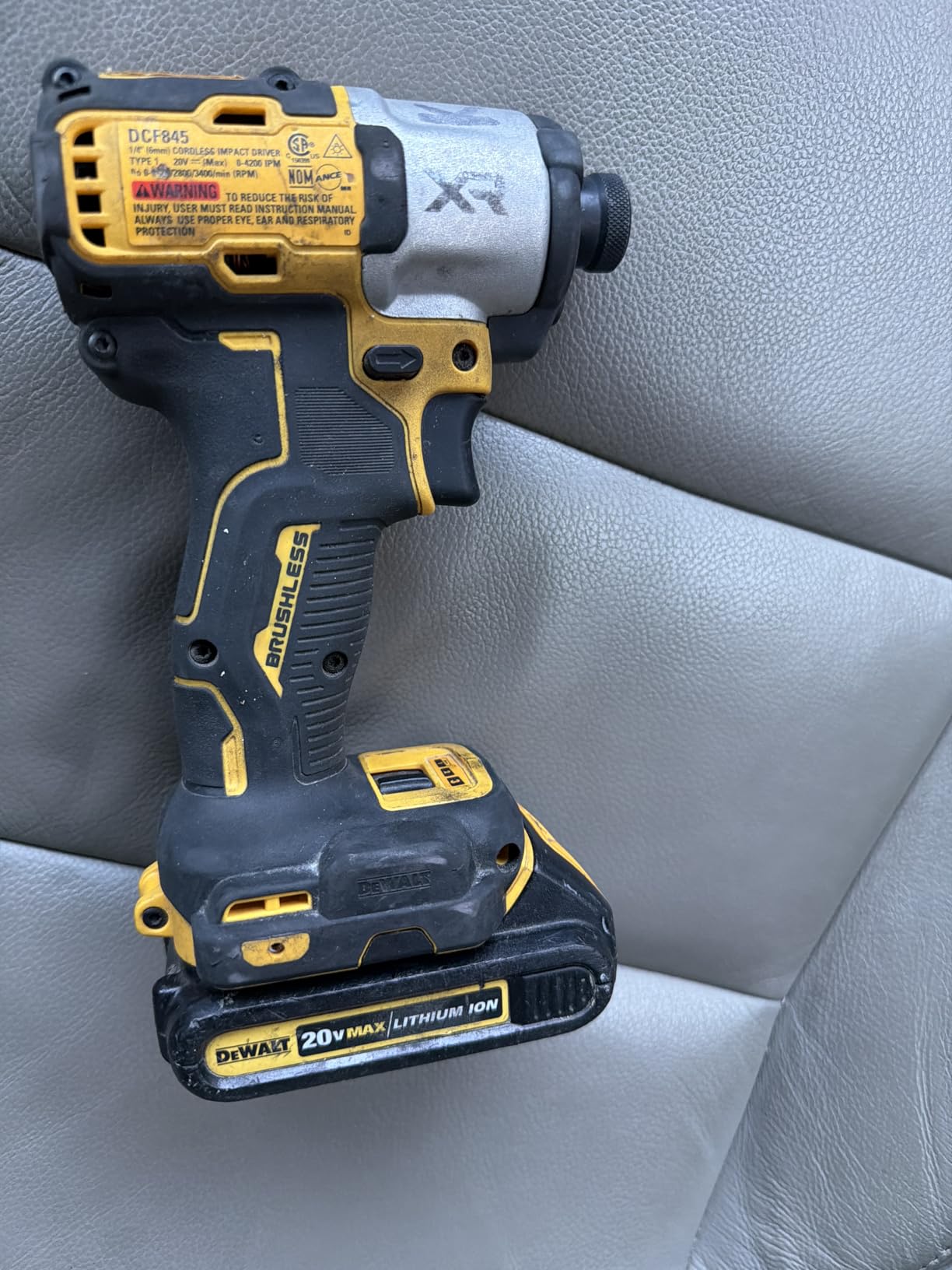 DEWALT 20V MAX XR Impact Driver, 1/4 Inch High Torque Brushless 3 Speed Premium Cordless with LED Light, Extended Runtime, Tool Only (DCF845B) customer photo 2