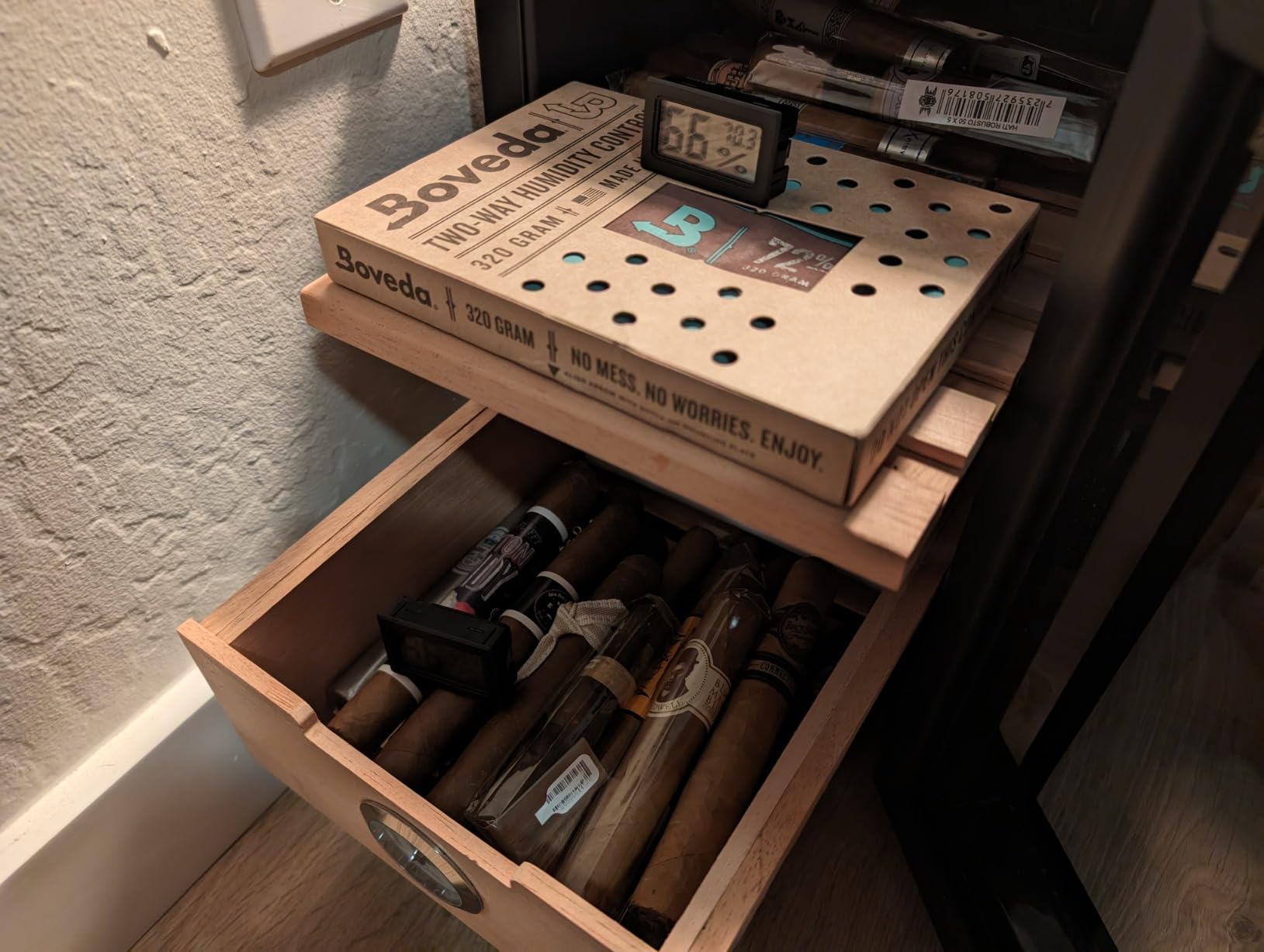 KingChii 16L Electric Cigar Humidors with Temperature Control System, Cigar Cabinet with Spanish Cedar Wood Shelves & Hygrometer, Father's Day Gifts for Men (2 Layers 100 Capacity) customer photo 2