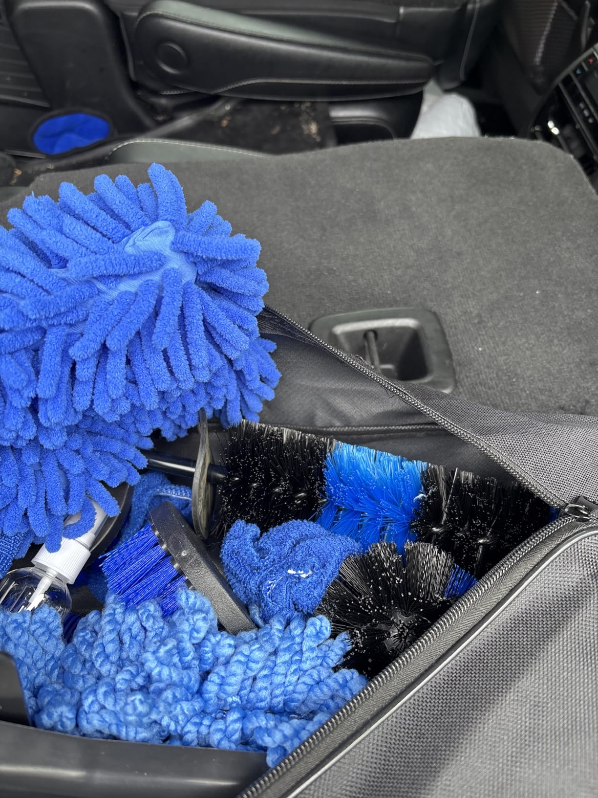 26Pcs Car Detailing Brush Set, Car Detailing Kit, Car Detailing Brushes, Car Cleaning Kit, Car Windshield Cleaning Tool, Professional Car Care kit - Car Wash Brush kit for Interior Exterior Wheels customer photo 1