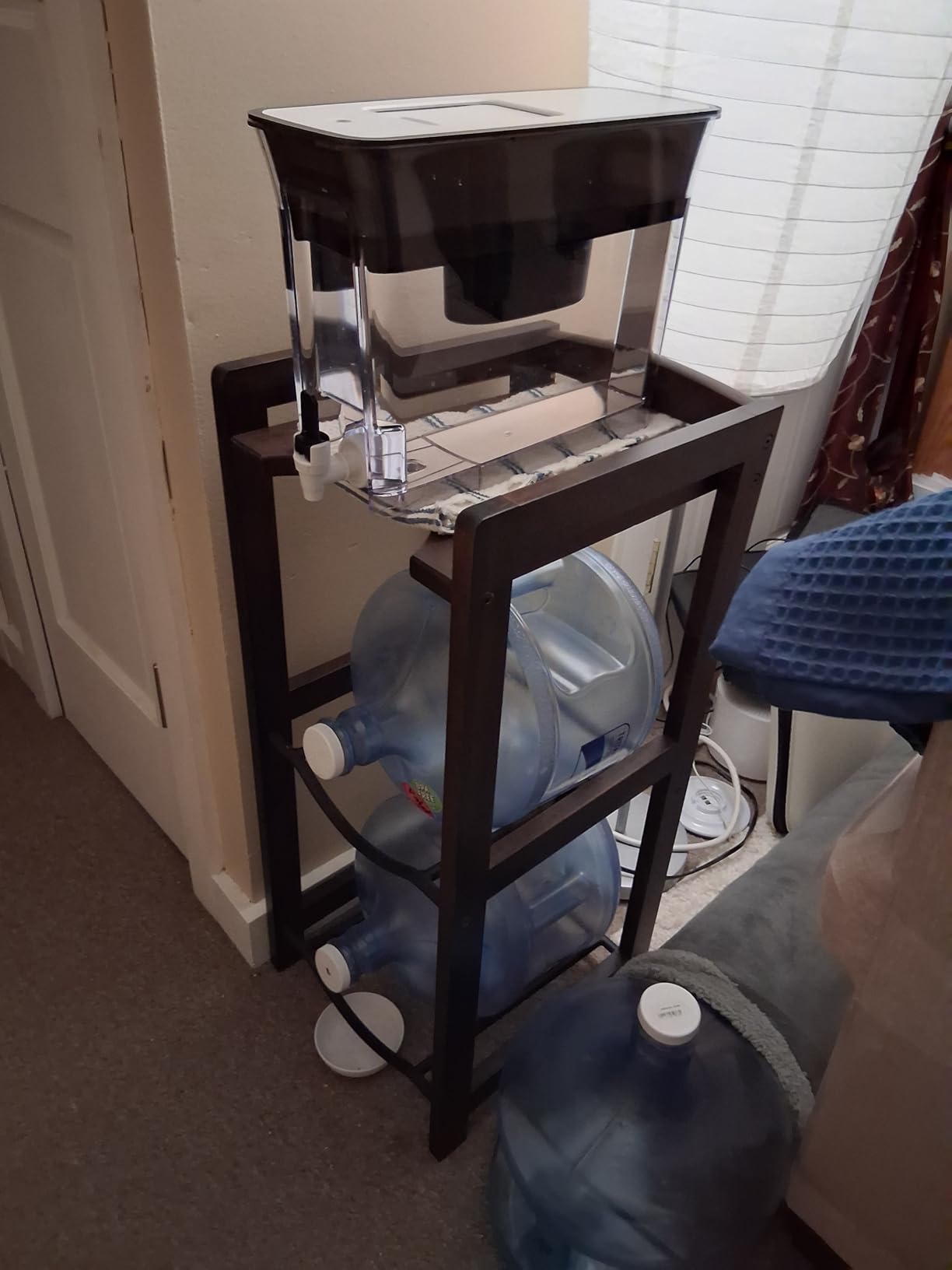 Waterdrop Slim Alkaline Water Filter Dispenser, Large 35-Cup, Up to PH 9.5, Healthy, Clean & Toxin-Free Mineralized Alkaline Water, 100-Gallon, BPA Free, Black (1 Filter Included) customer photo 2