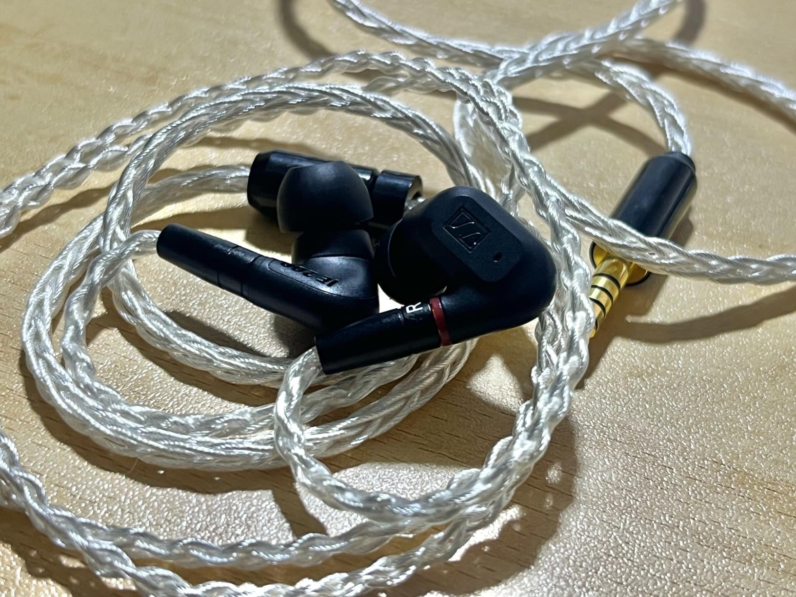 Sennheiser Consumer Audio IE 200 In-Ear Audiophile Headphones - TrueResponse Transducers for Neutral Sound, Impactful Bass, Detachable Braided Cable with Flexible Ear Hooks - Black customer photo 2