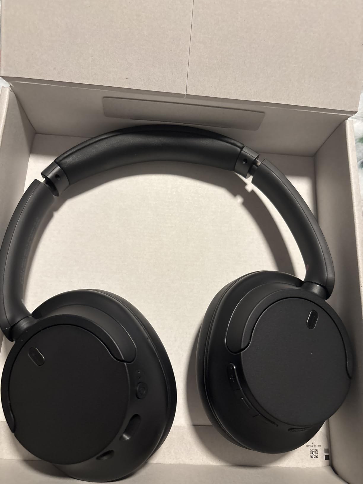 Sony WH-CH720N Noise Canceling Wireless Headphones Bluetooth Over The Ear Headset with Microphone and Alexa Built-in, White customer photo 2