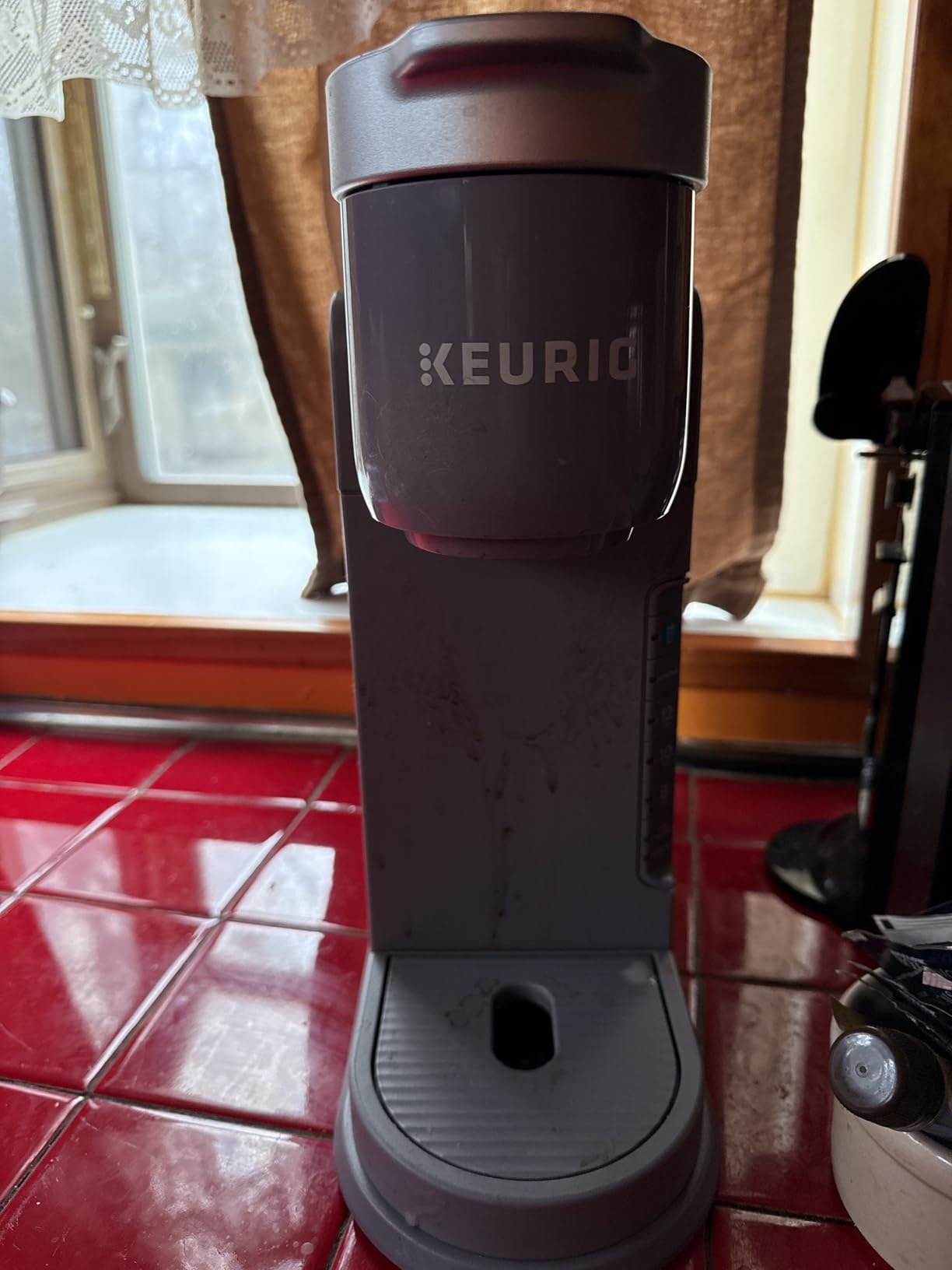 Keurig K-Iced Coffee Maker, Single Serve K-Cup Pod Iced Coffee Maker, With Hot and Cold Coffee Capabilities, Brews Any K-Cup Pod, Gray customer photo 1