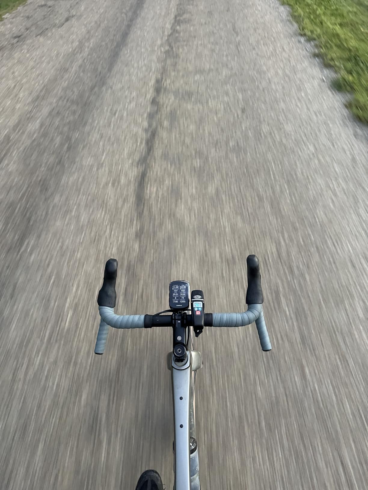 Garmin Edge 540, Compact GPS Cycling Computer with Button Controls, Targeted Adaptive Coaching, Advanced Navigation customer photo 1