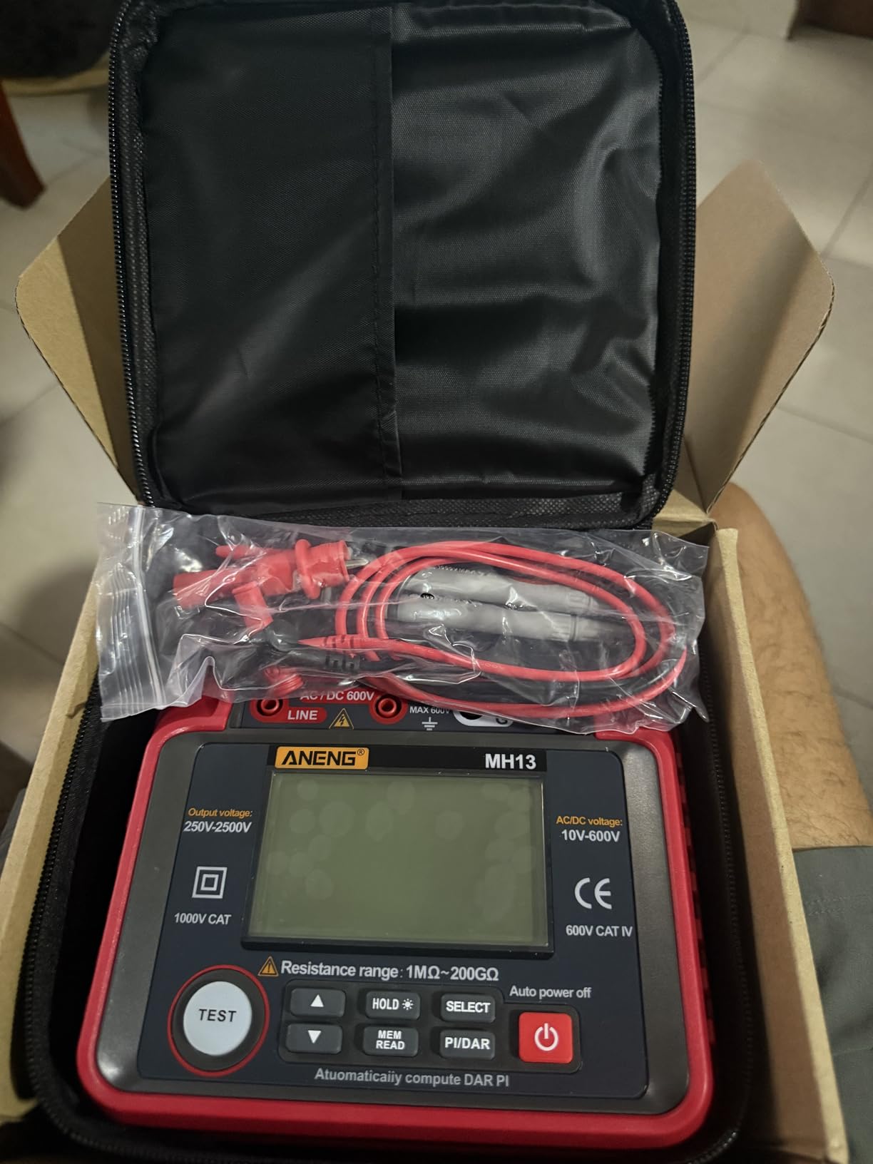 MH13 250V-2500V Digital Insulation Resistance Tester 1MΩ-200GΩ Megger Megohm Testing Meter Auto Range 2000 Counts LCD Display 10V~600V AC/DC Voltmeter with 100 Data Storage customer photo 1